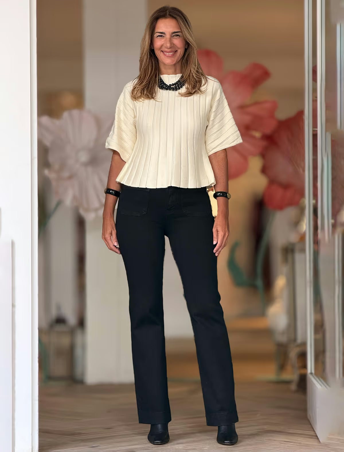 Black denim pants with pockets