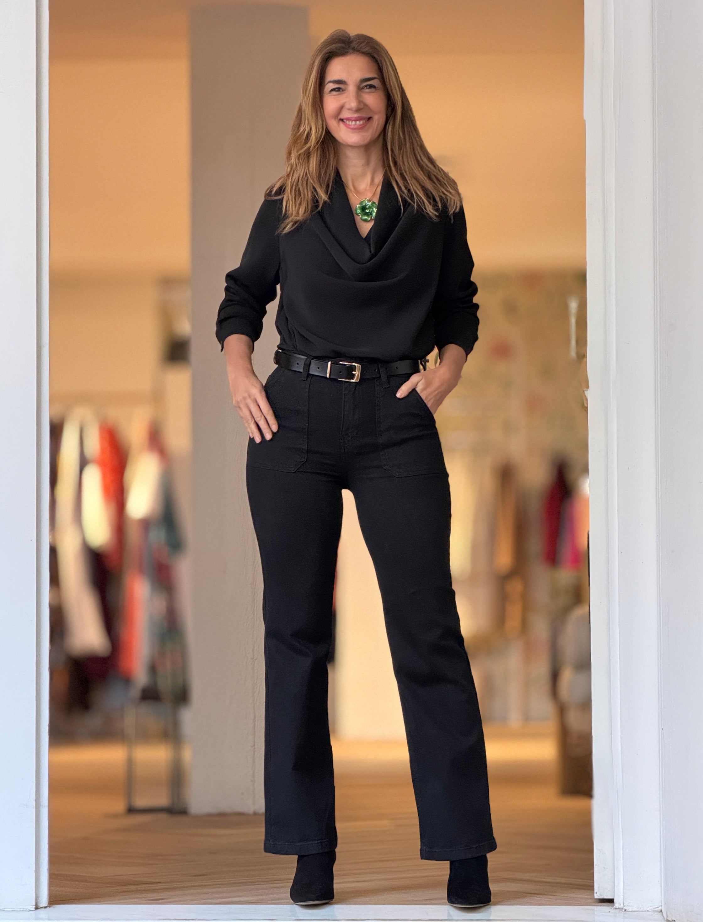 Pantalón vaquero negro talle alto