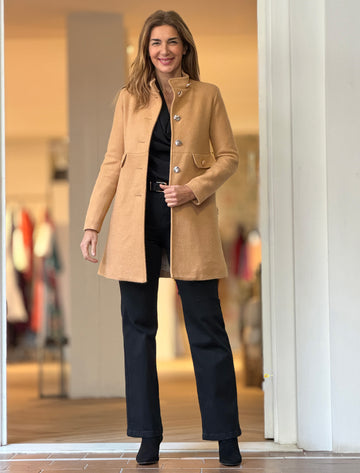 Abrigo ideal superfavorecedor camel