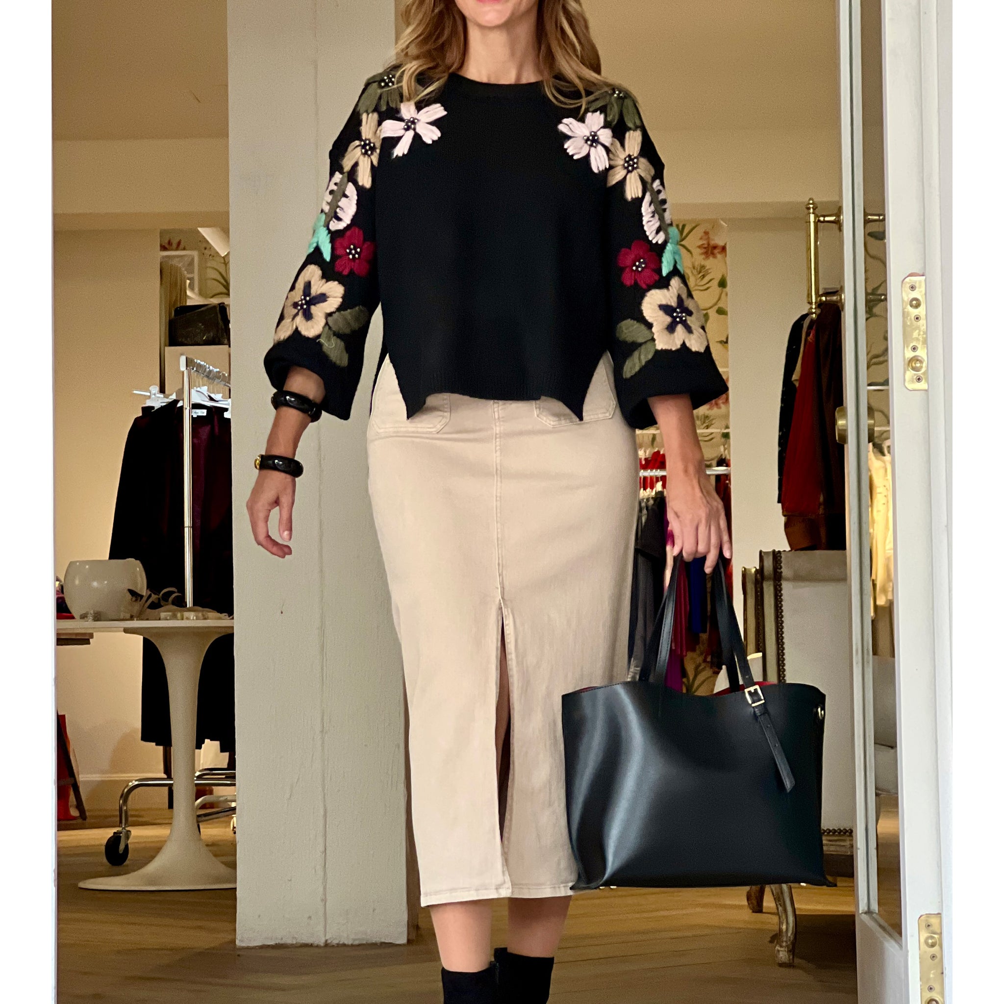 VERY CHIC BLACK SHOPPING