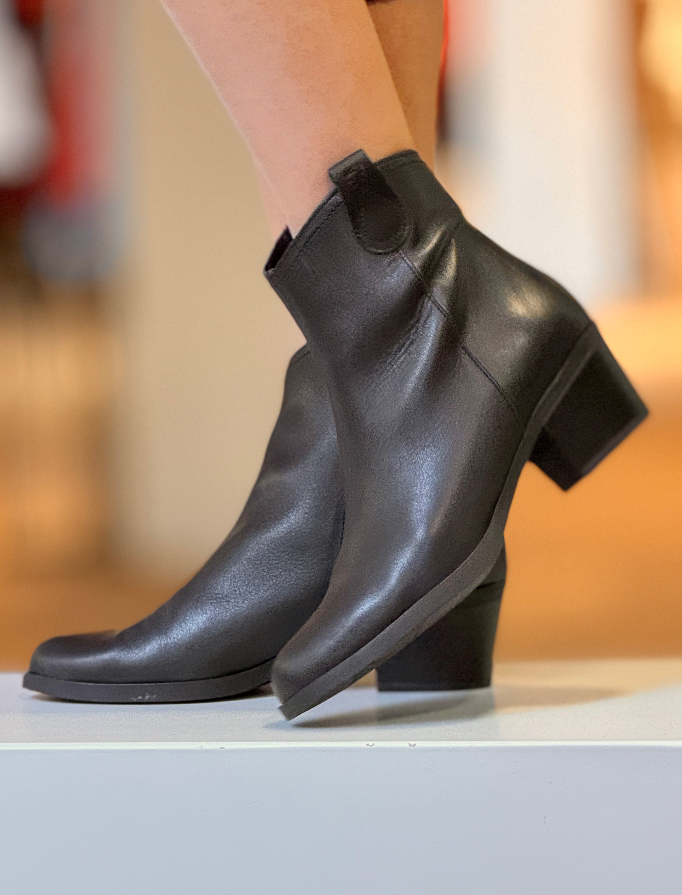 Botín ideal perfecto negro