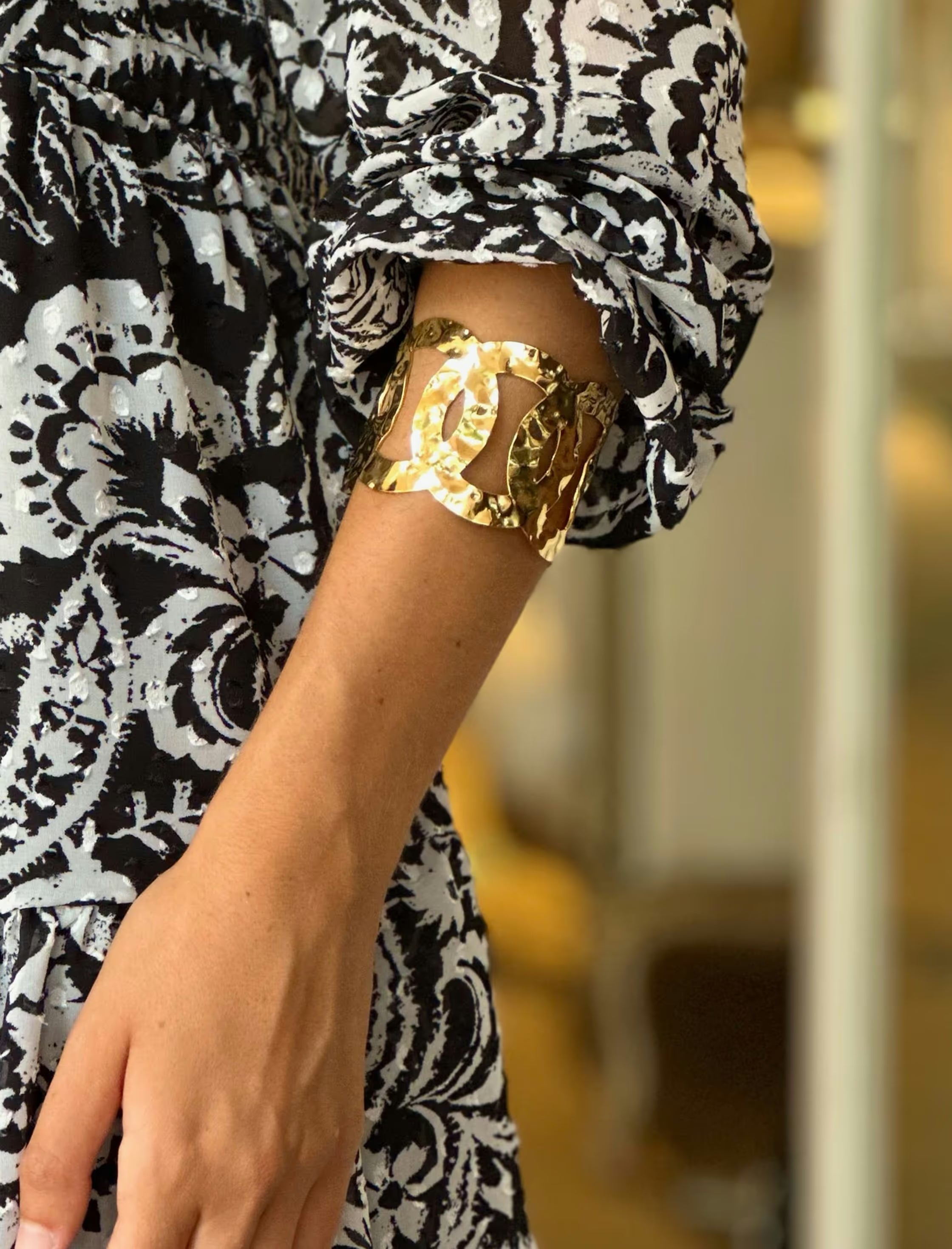 Brazalete trenzado dorado