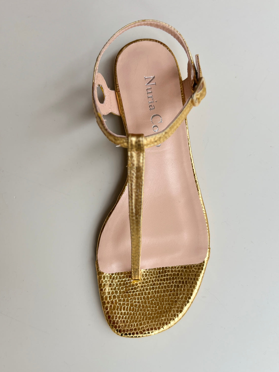 SANDALIA IMPRESCINDIBLE CHIC ORO