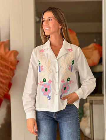 Camisa bordada cadeneta chic