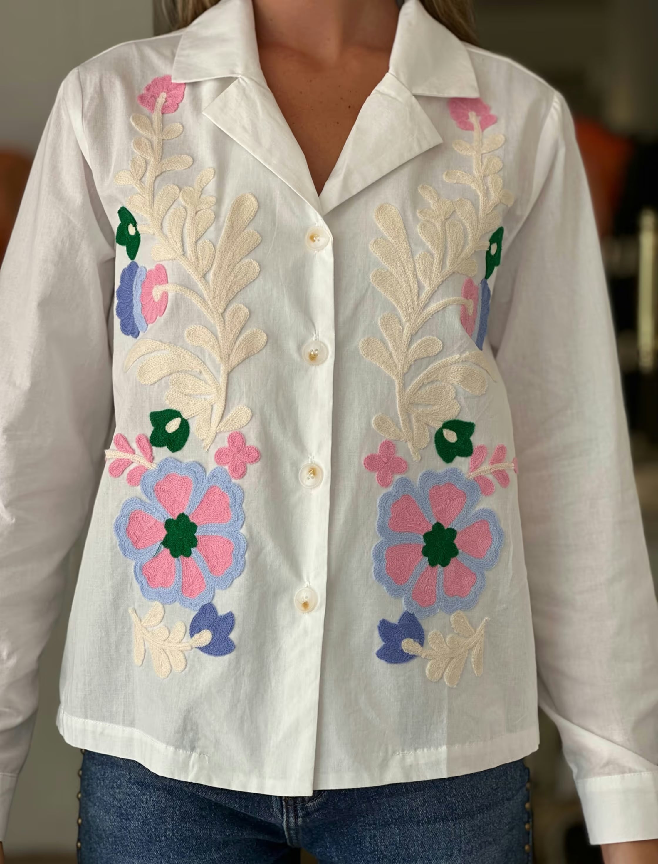 Camisa bordada cadeneta chic