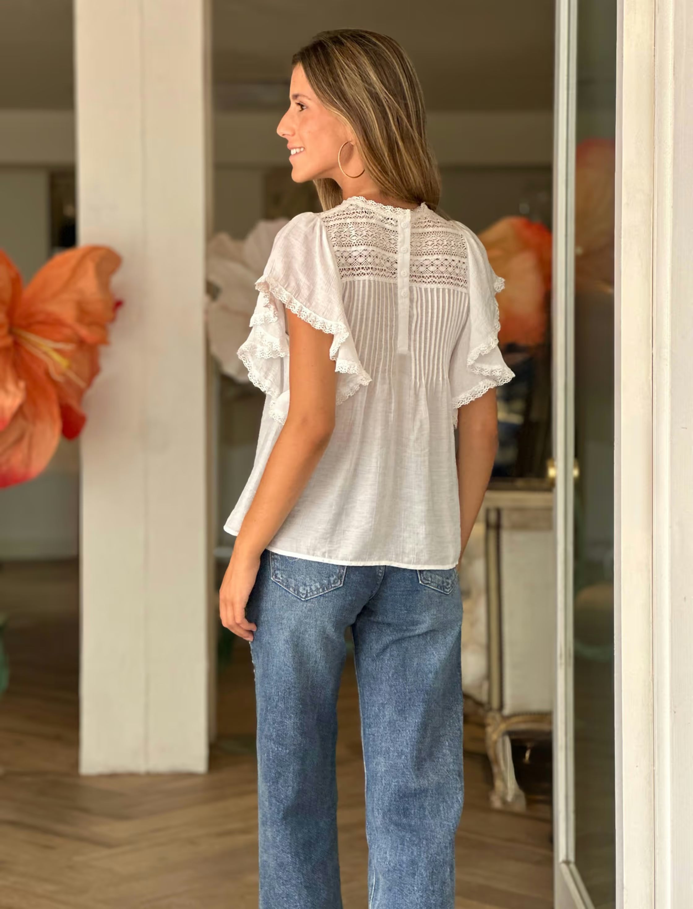 Blusa de encajes preciosa