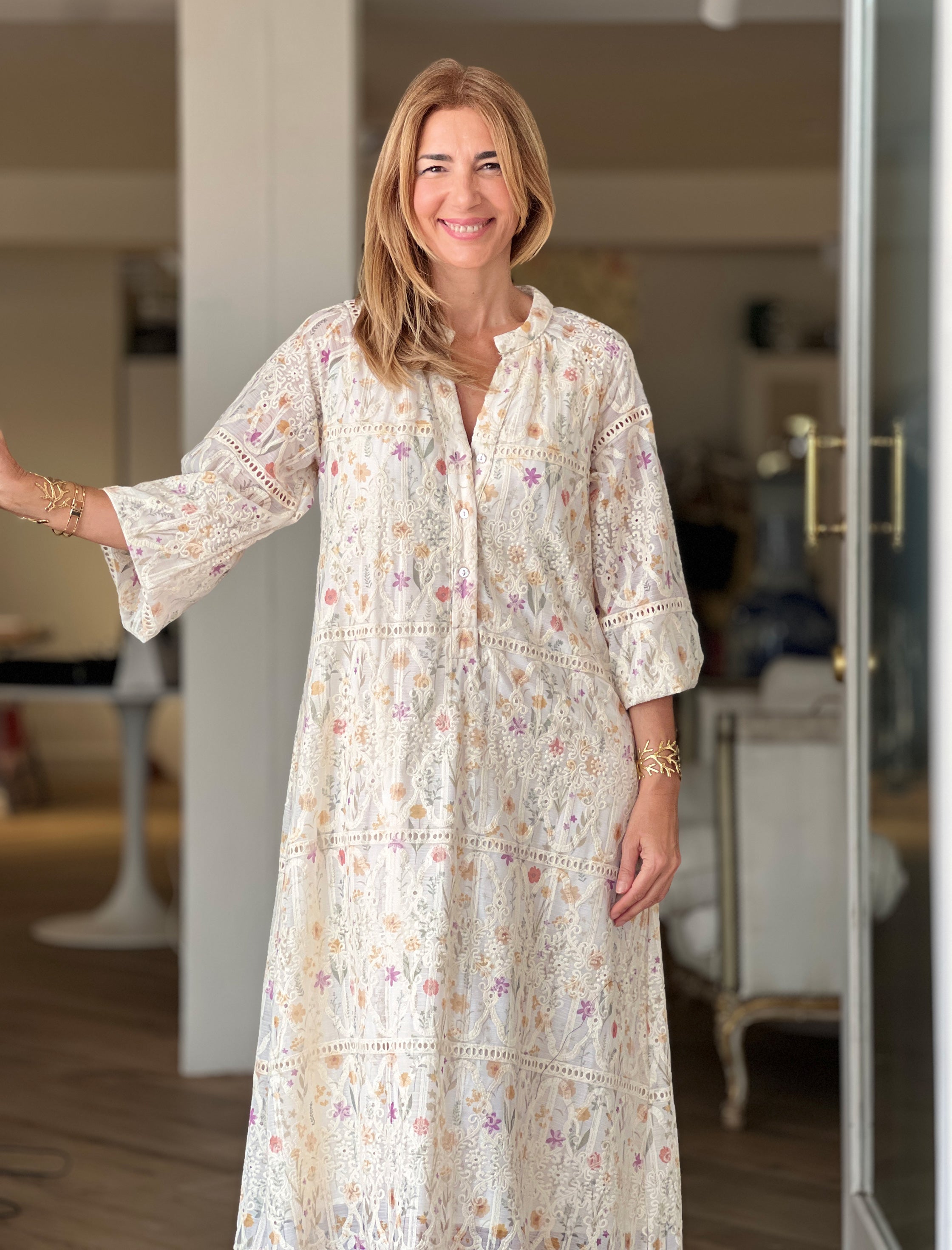 Vestido romántico bordado floreal
