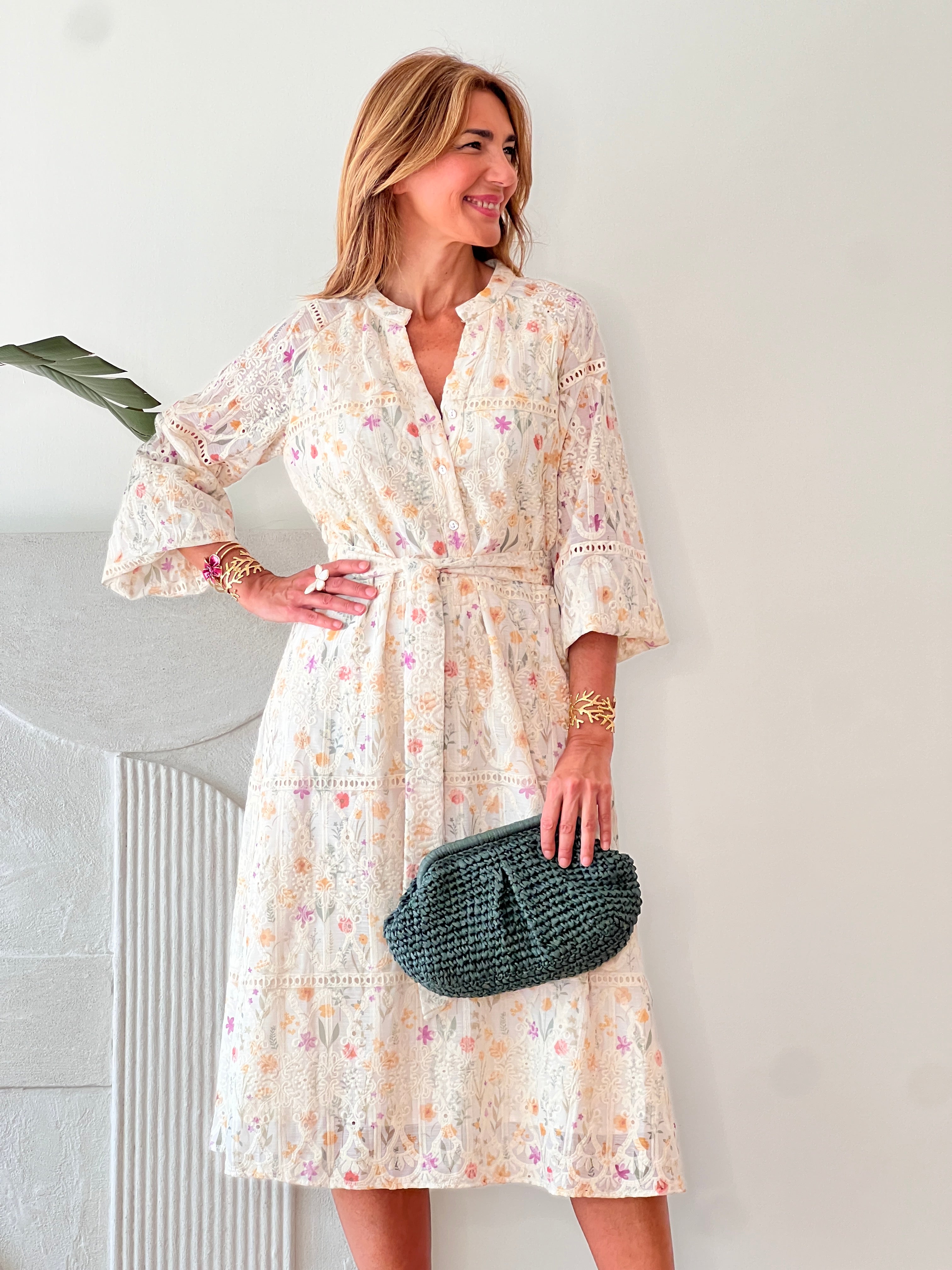 Vestido romántico bordado floreal
