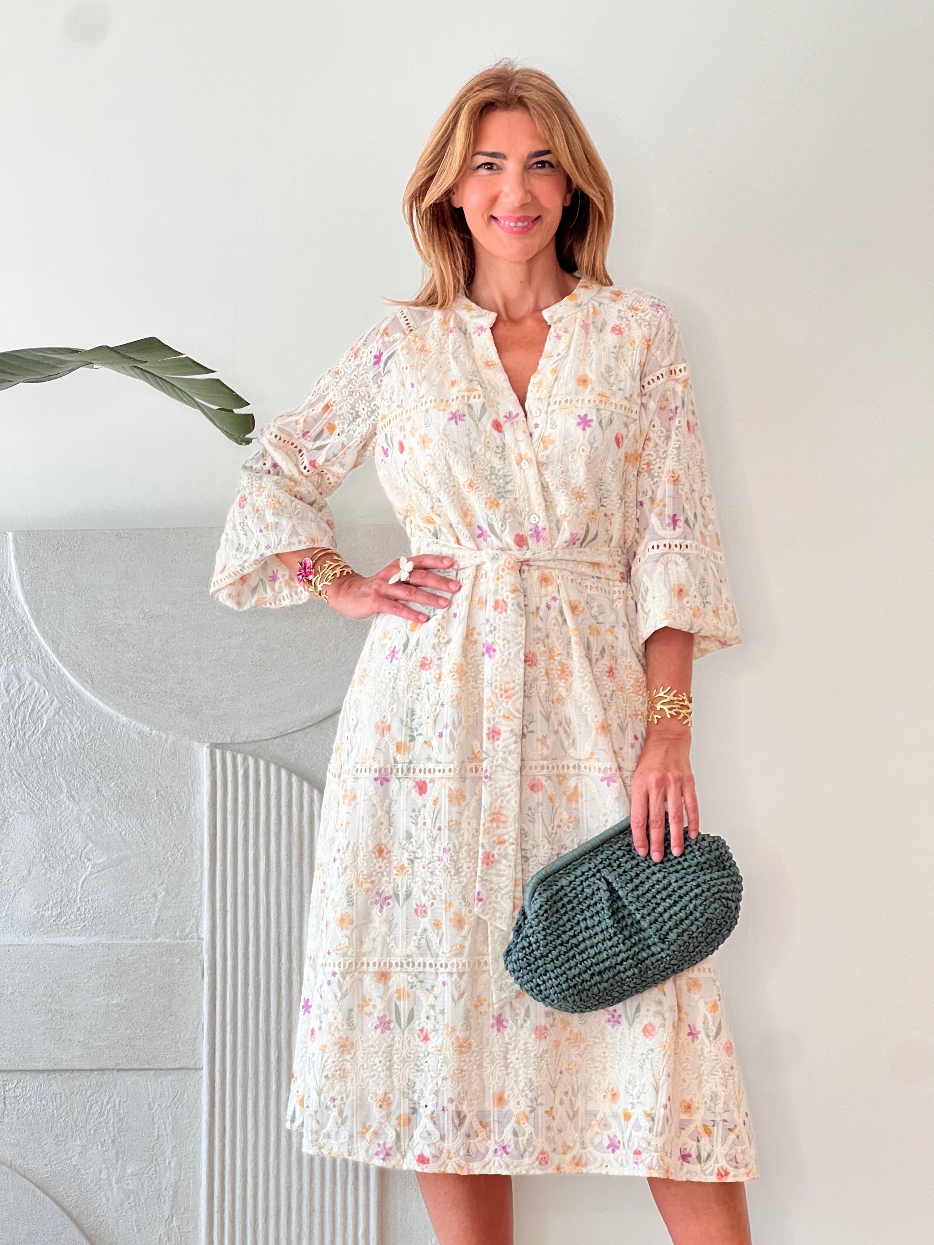 Vestido romántico bordado floreal