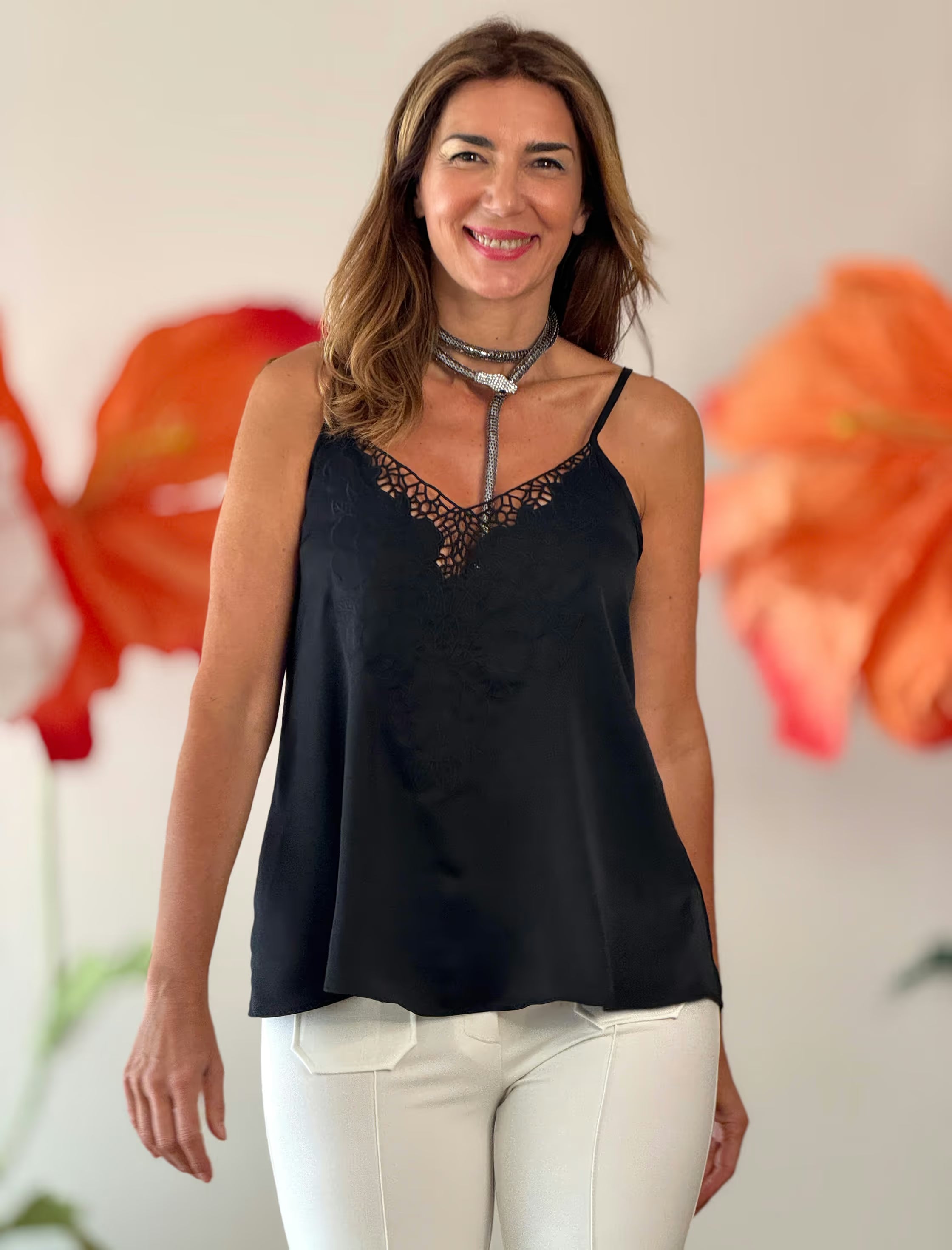Top lencero bordado negro