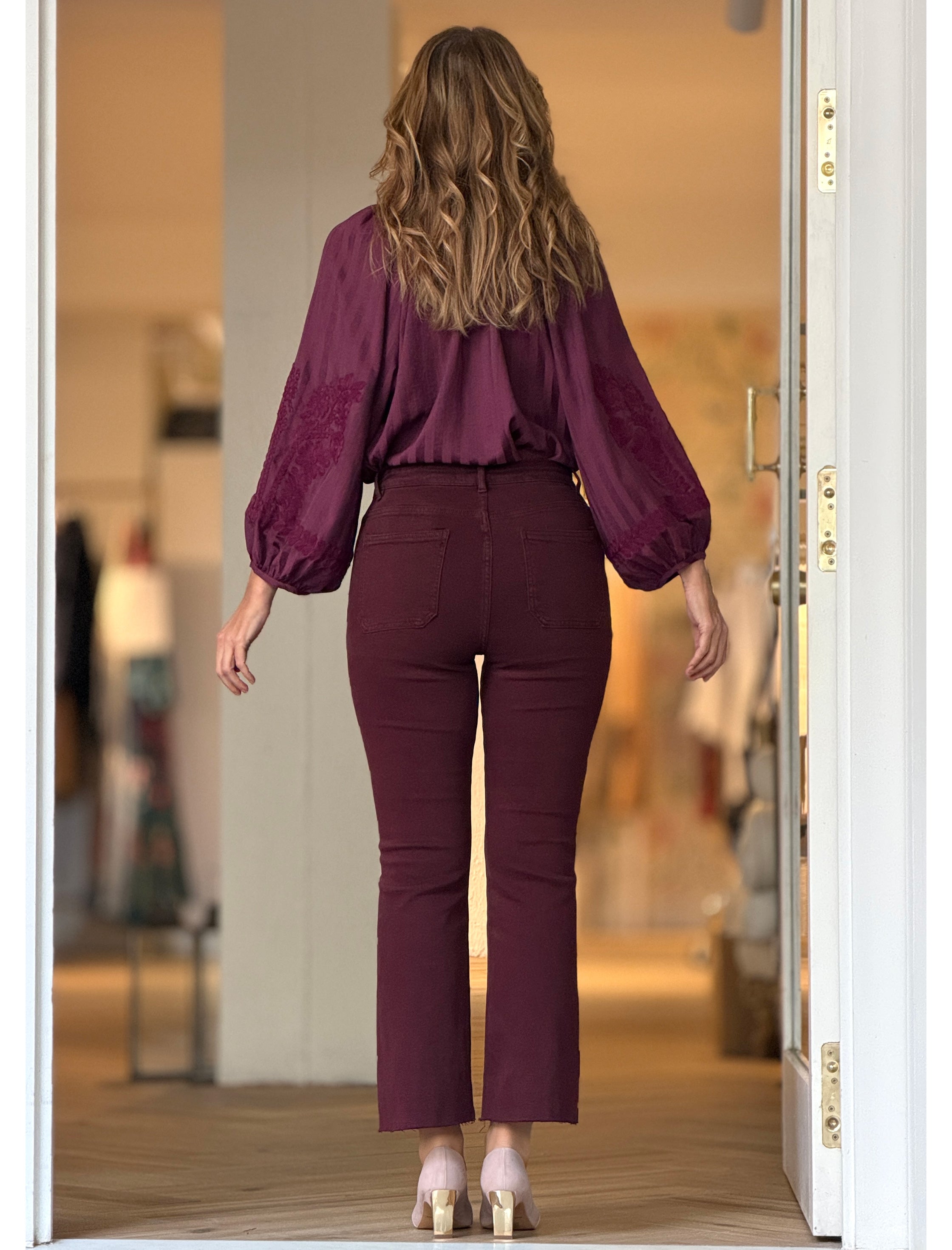 Pantalón vaquero burdeos elástico