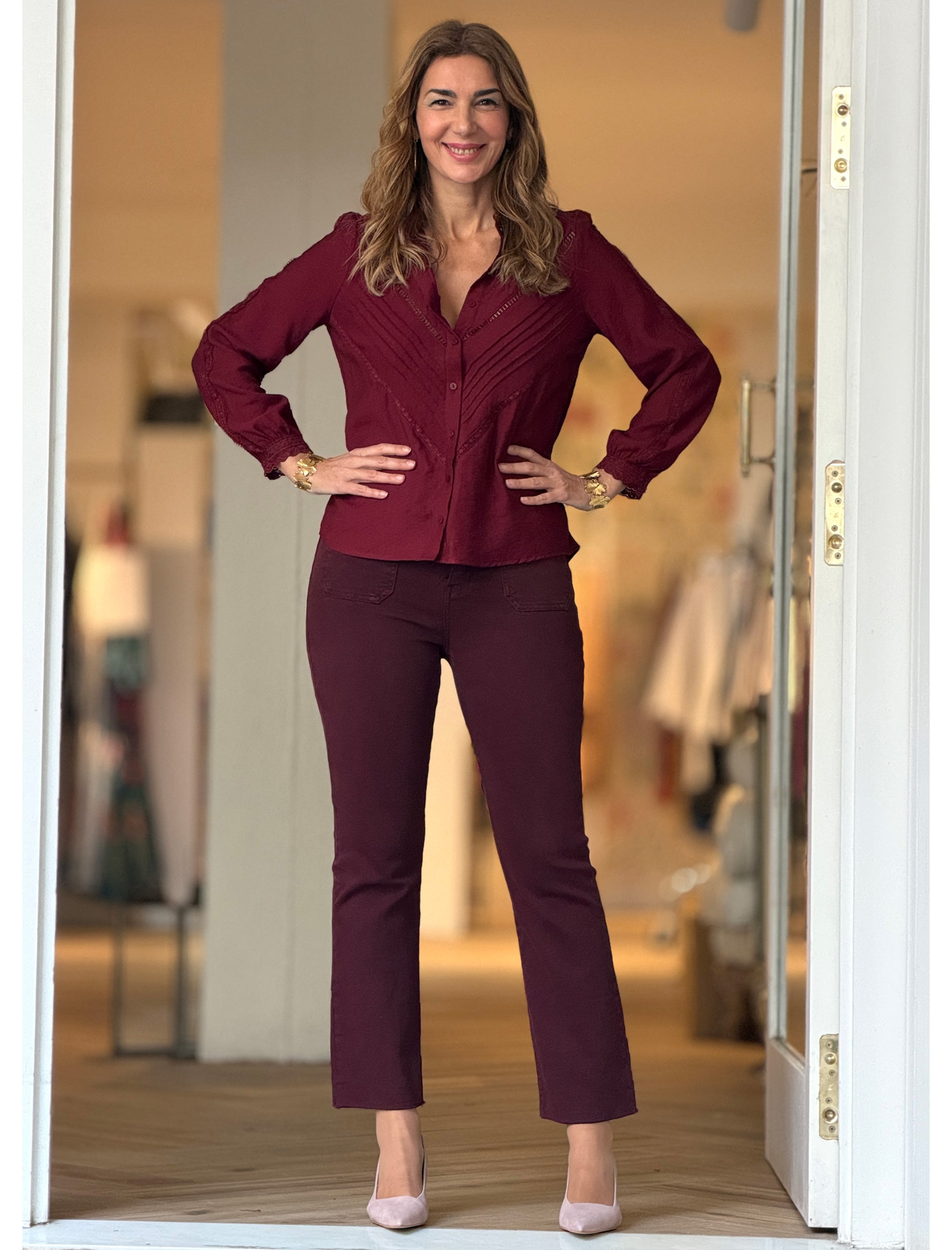 Camisa bordada burdeos