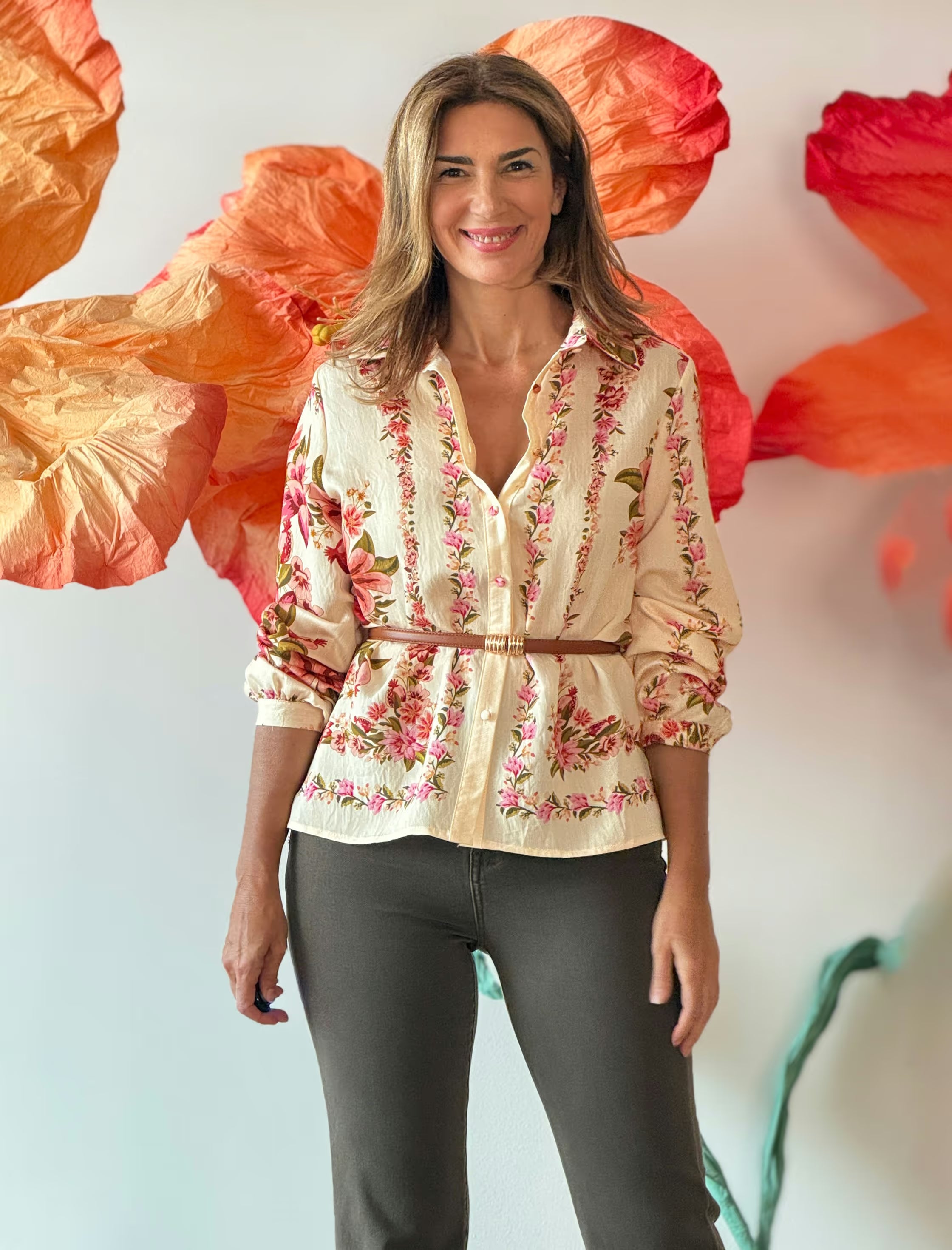 Pantalón vaquero marrón botones oro