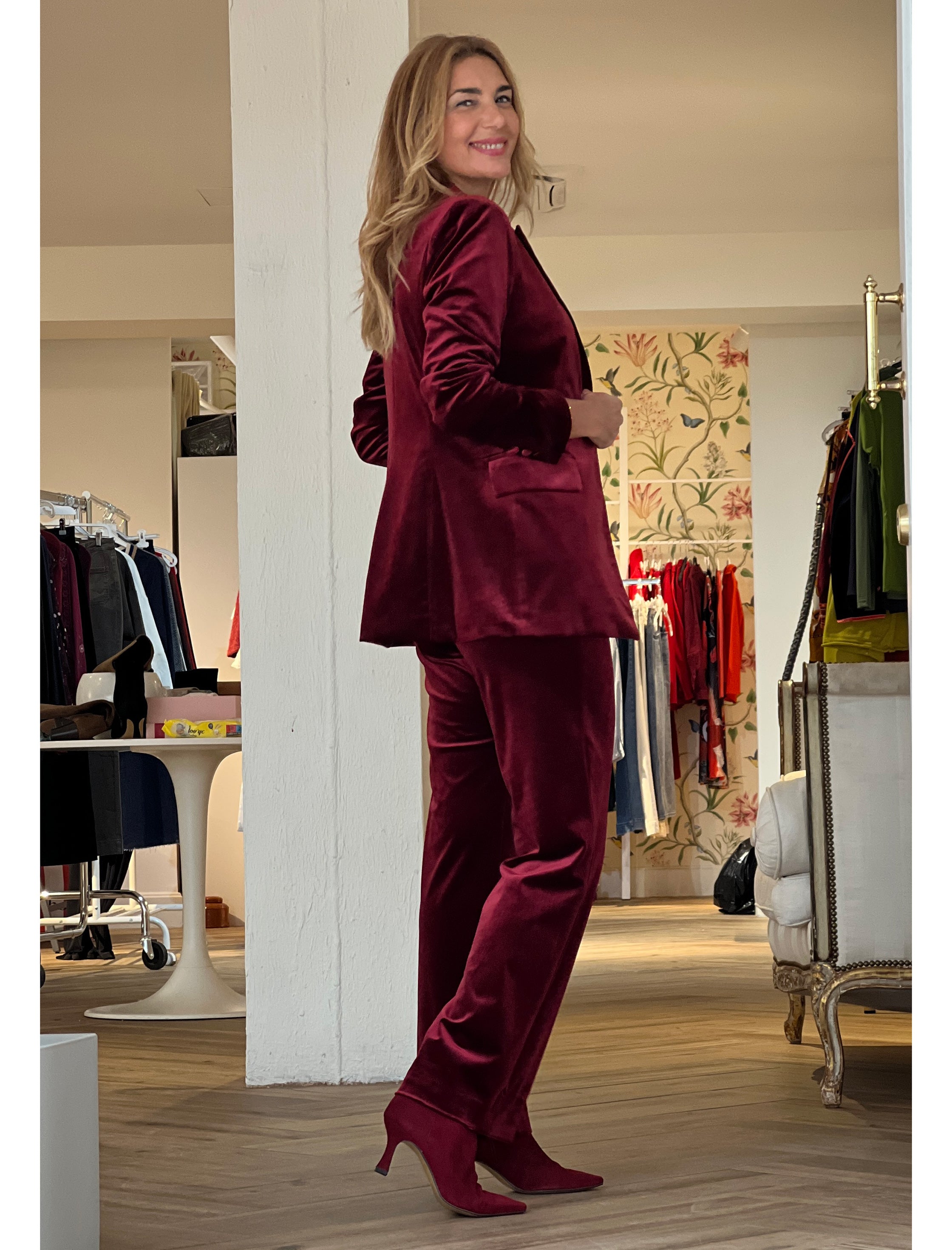 Pantalón ideal de terciopelo burdeos