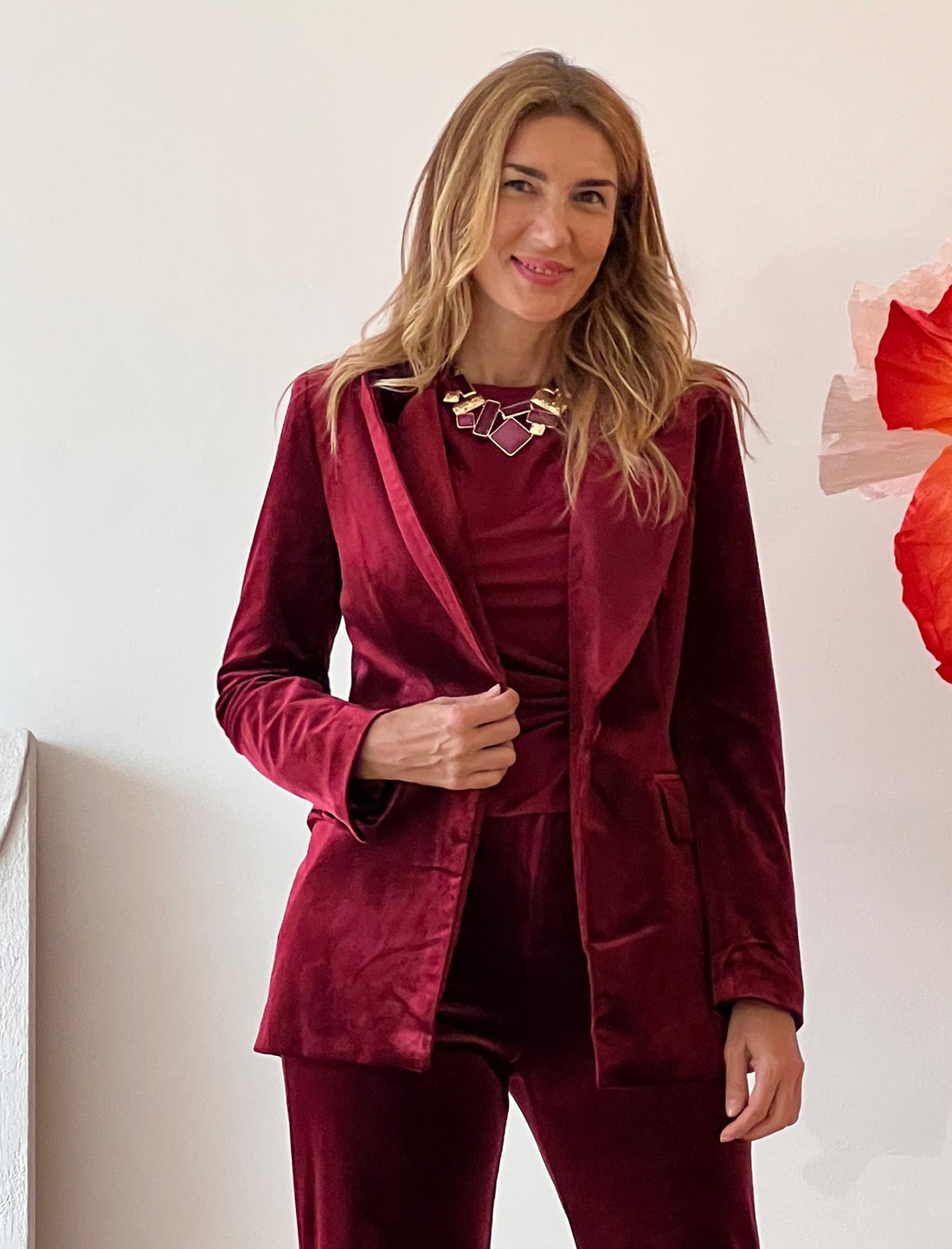 Chaqueta ideal de terciopelo burdeos