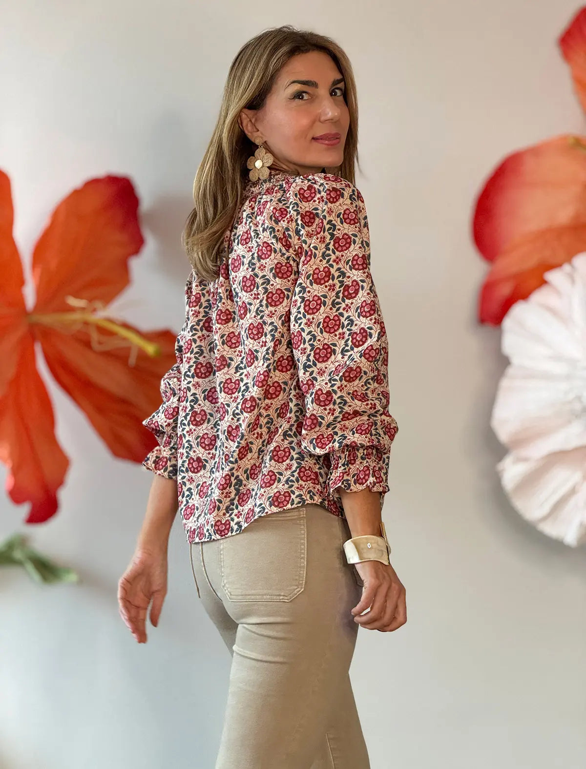 Camisa de flores bonita