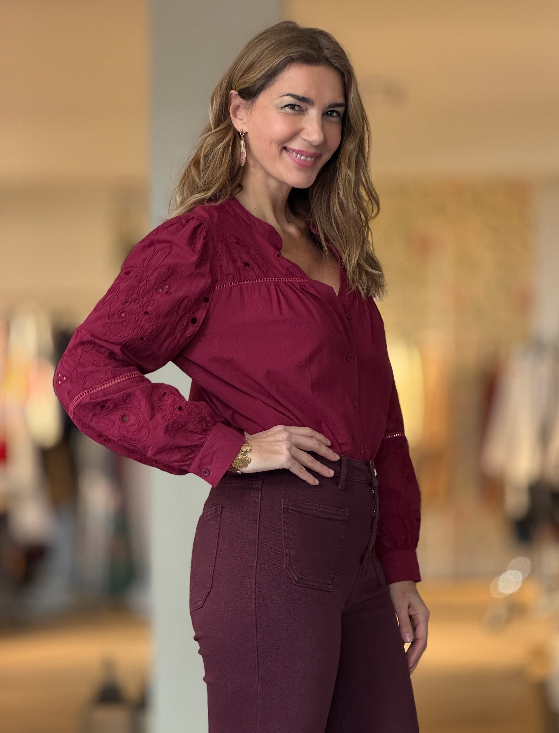 Camisa bonita burdeos