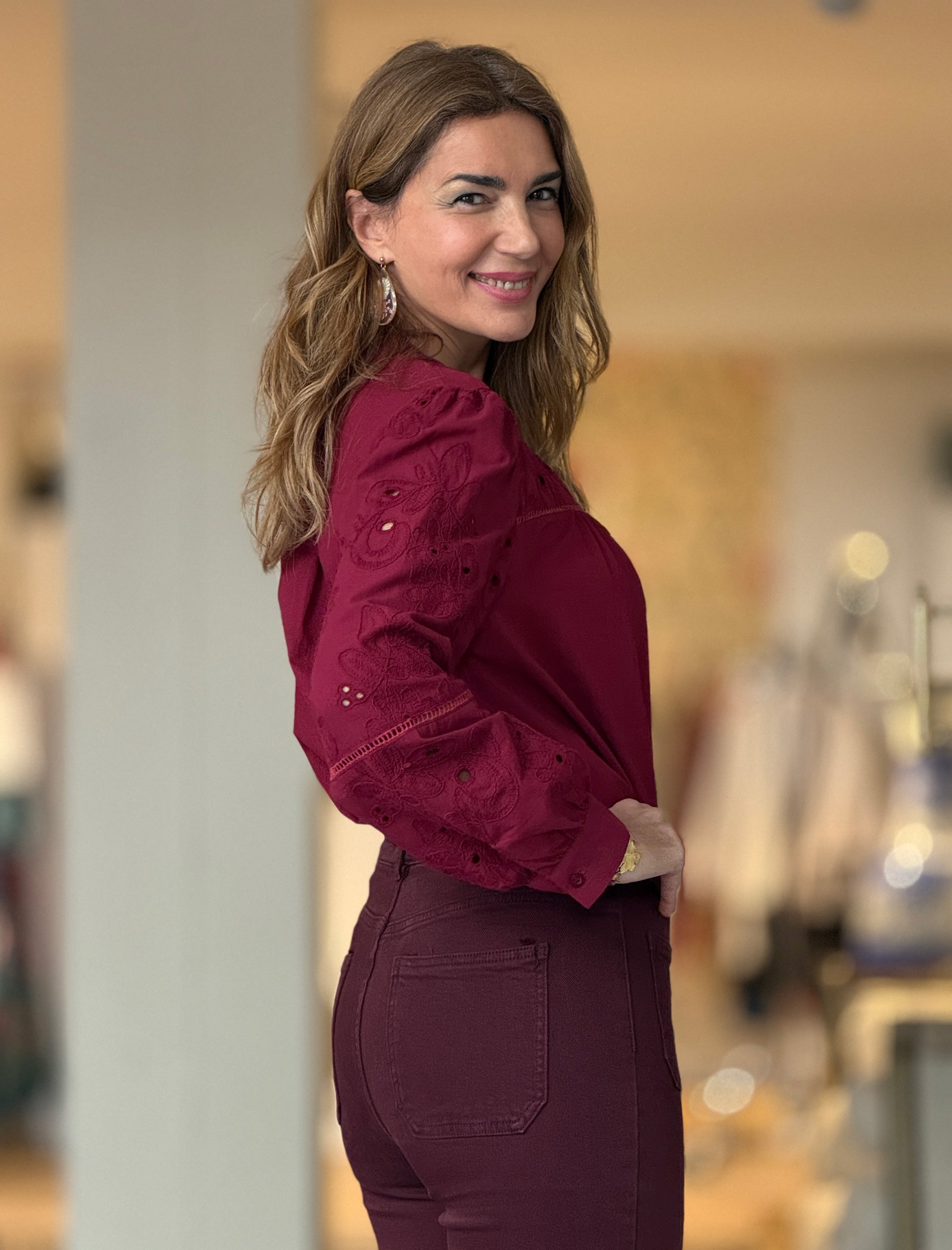 Camisa bonita burdeos