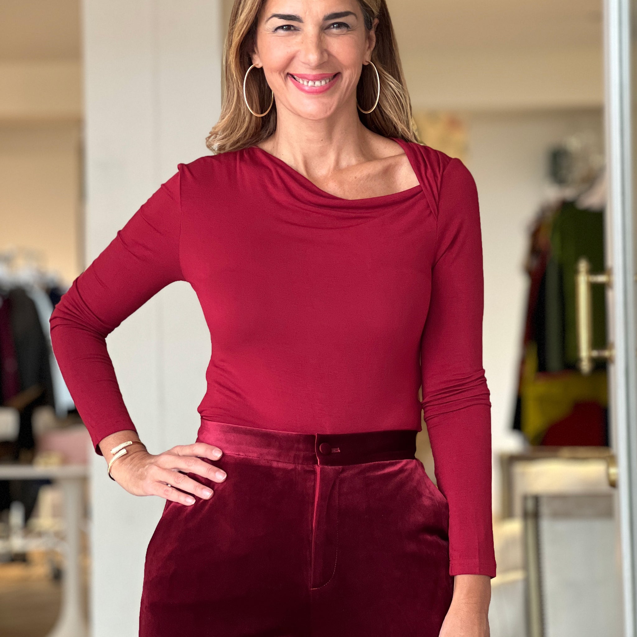 Camiseta asimétrica burgundy