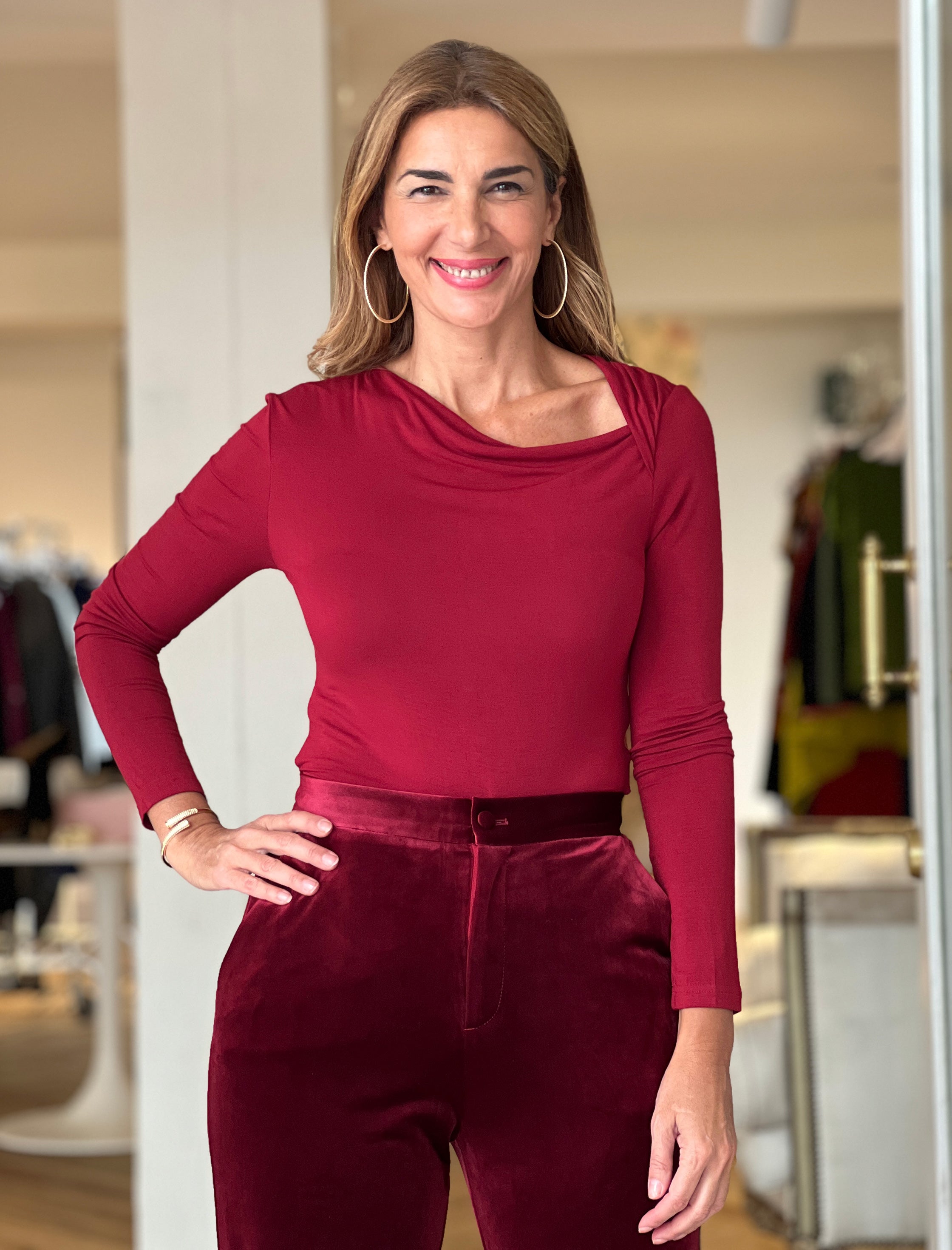 Camiseta asimétrica burgundy