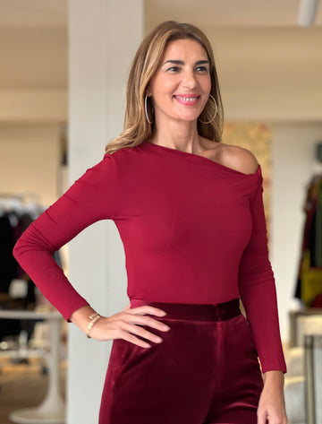 Camiseta asimétrica burgundy