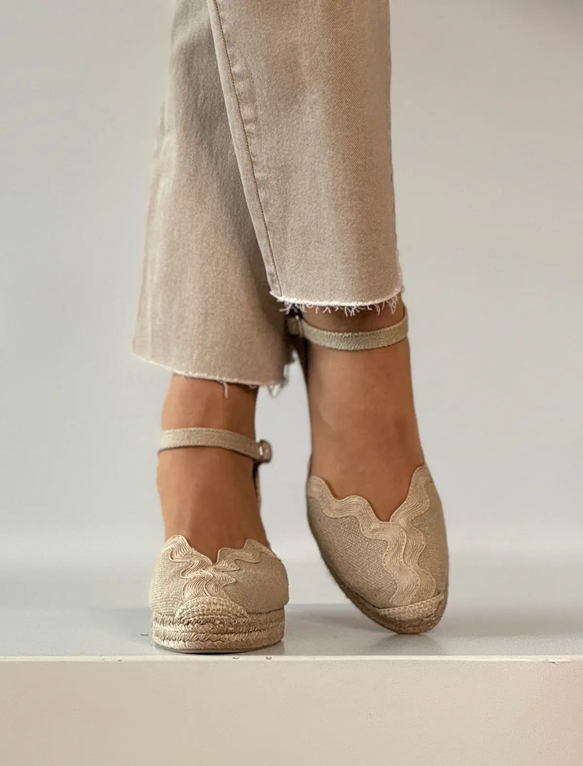 Alpargata de cuña natural blonda chic