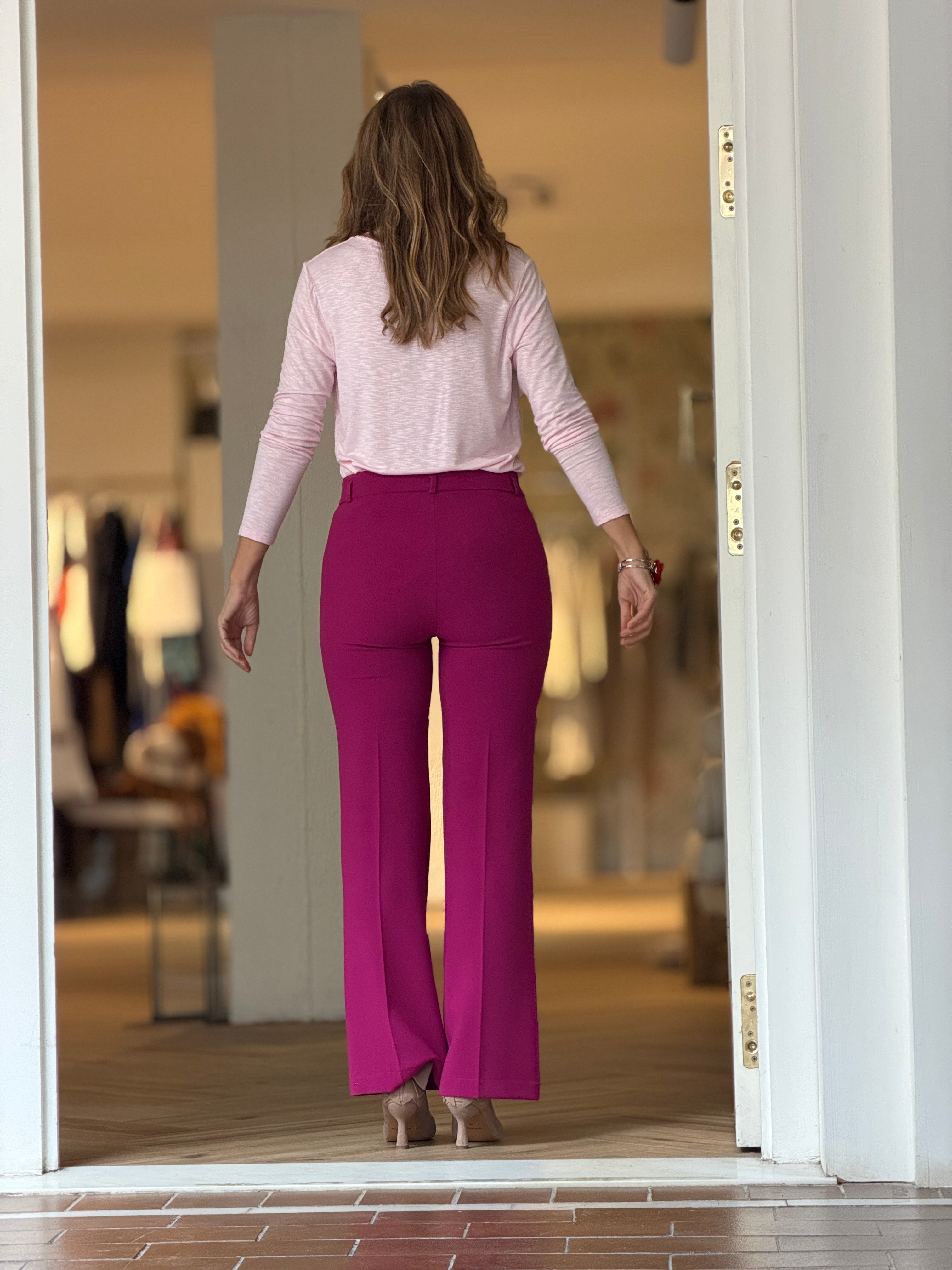 Camiseta rosa cuello pico chic