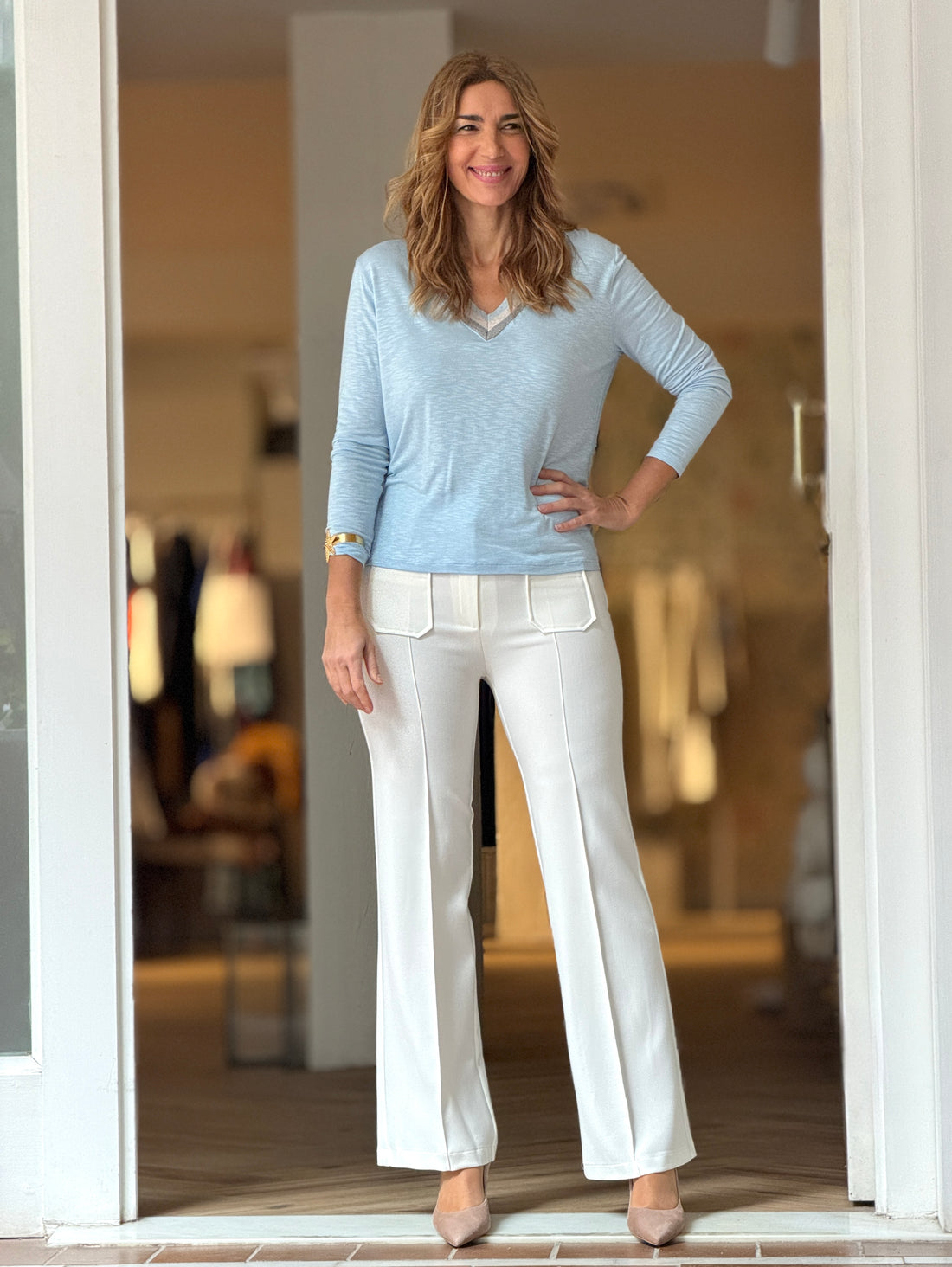 Camiseta azul celeste cuello pico chic