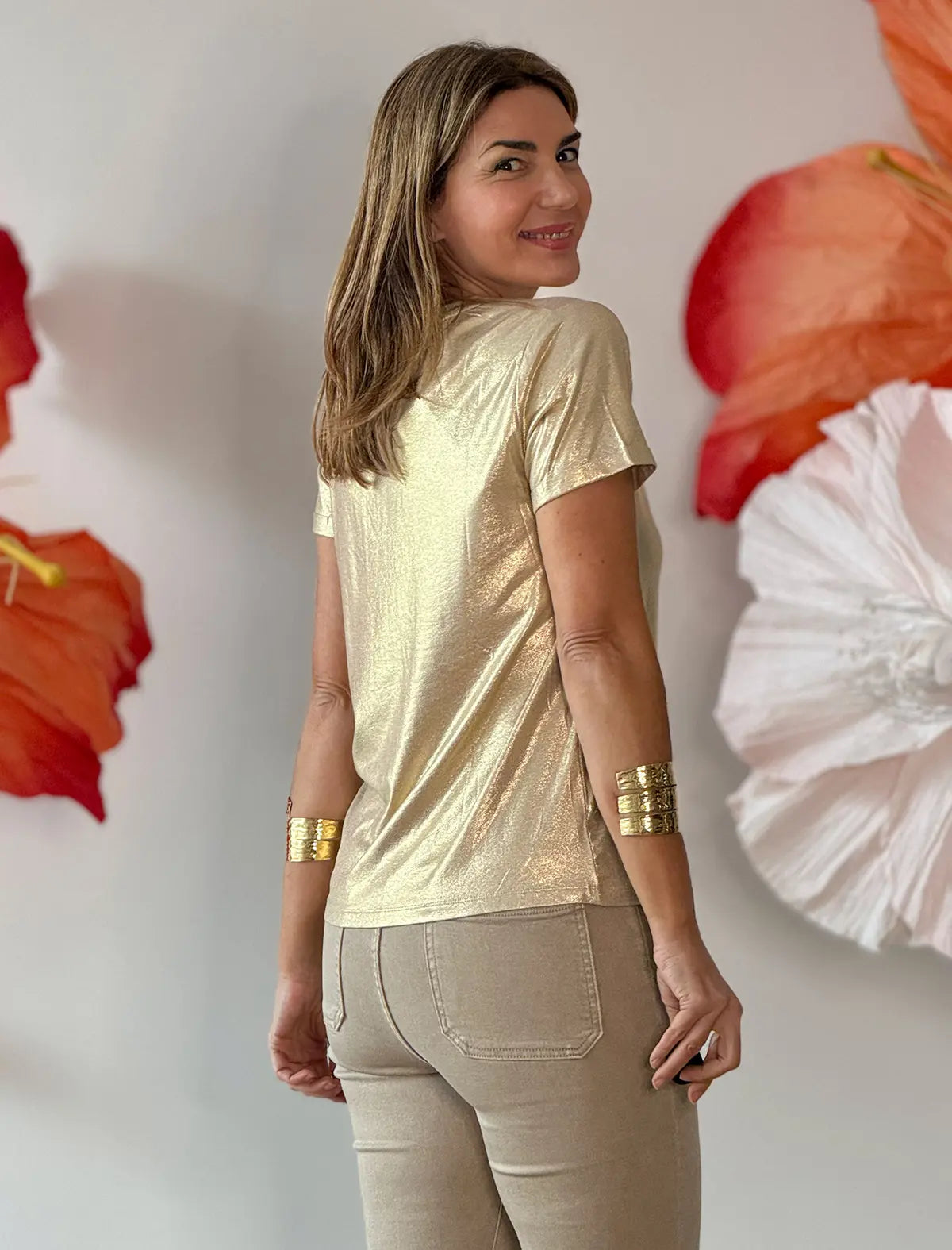 Camiseta de pico vestida beige