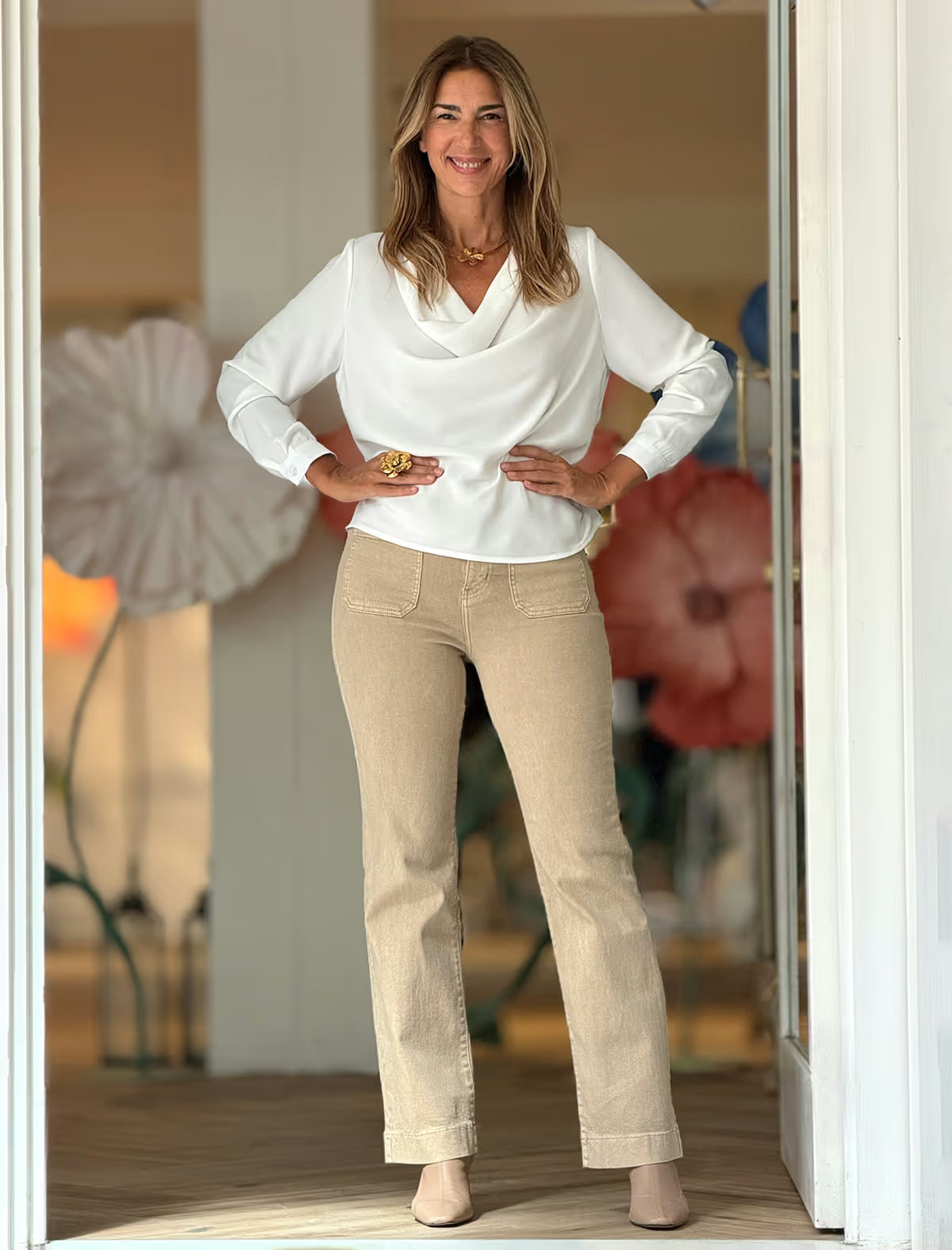 Camisa blanca fluida fondo chic