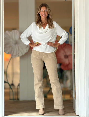 Pantalón vaquero de bolsillos camel