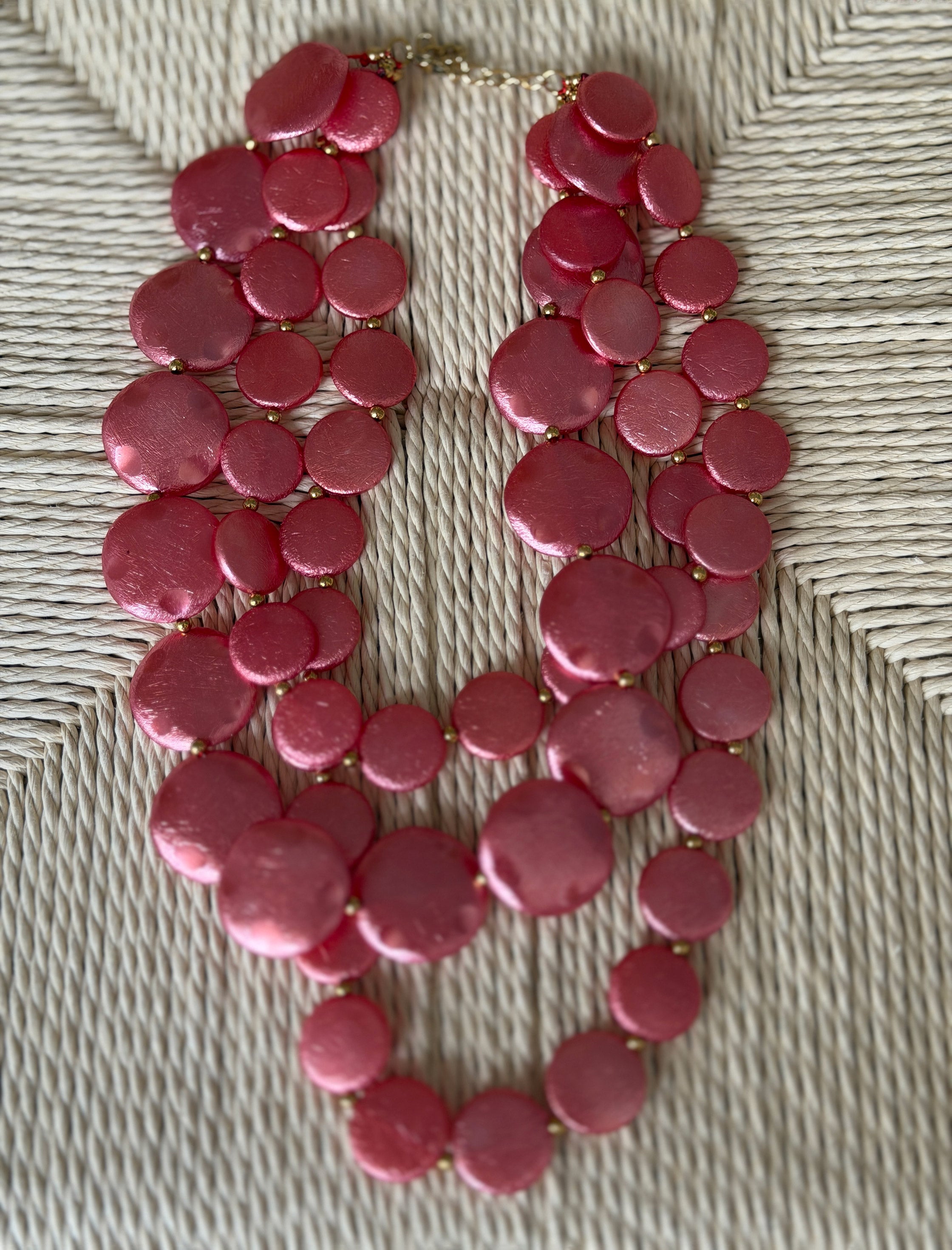 Collar coral de vueltas nácar