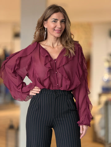 Camisa de volantes burdeos