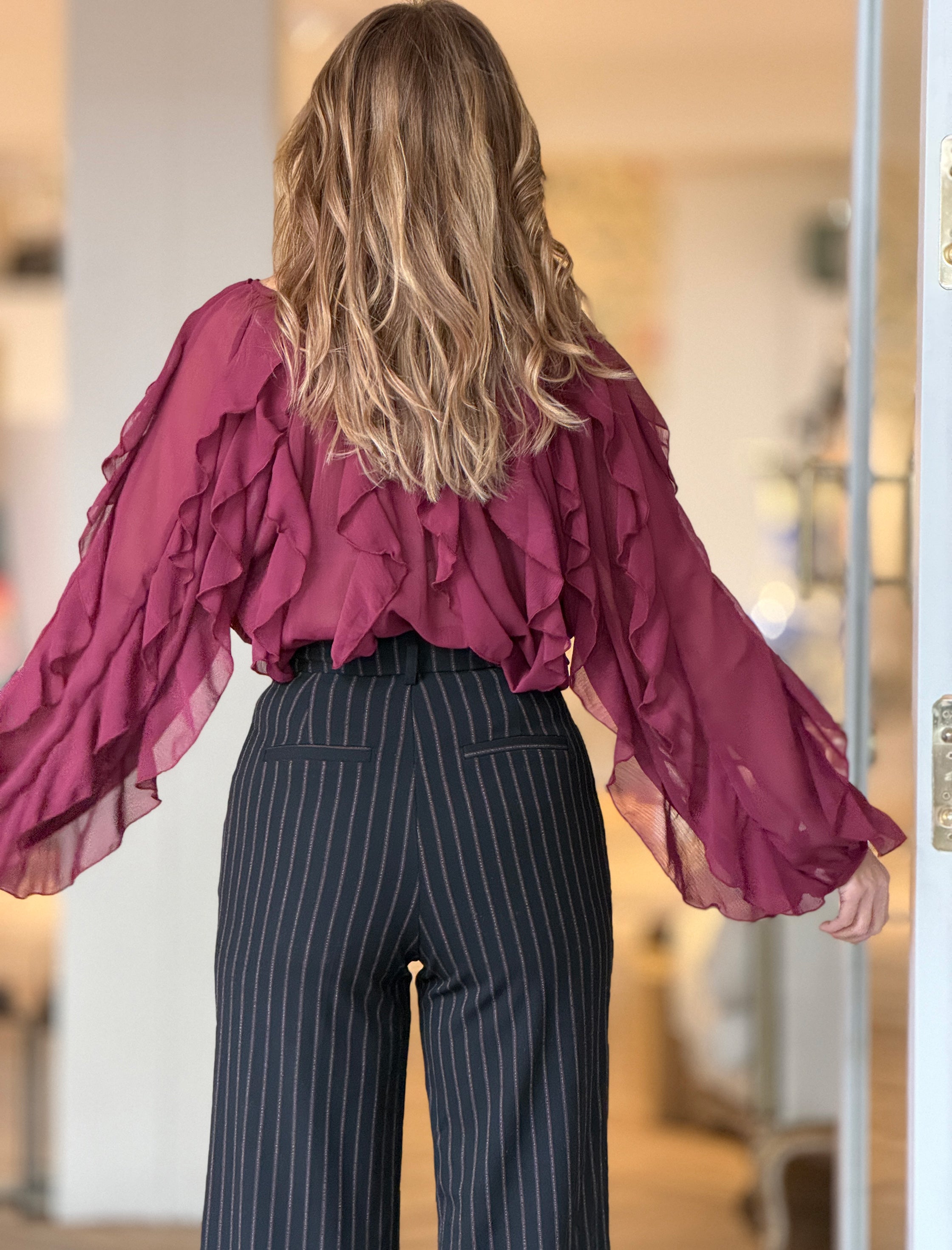 Camisa de volantes burdeos