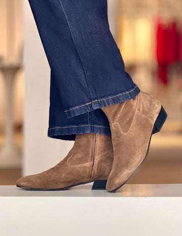 Botín plano chic avellana