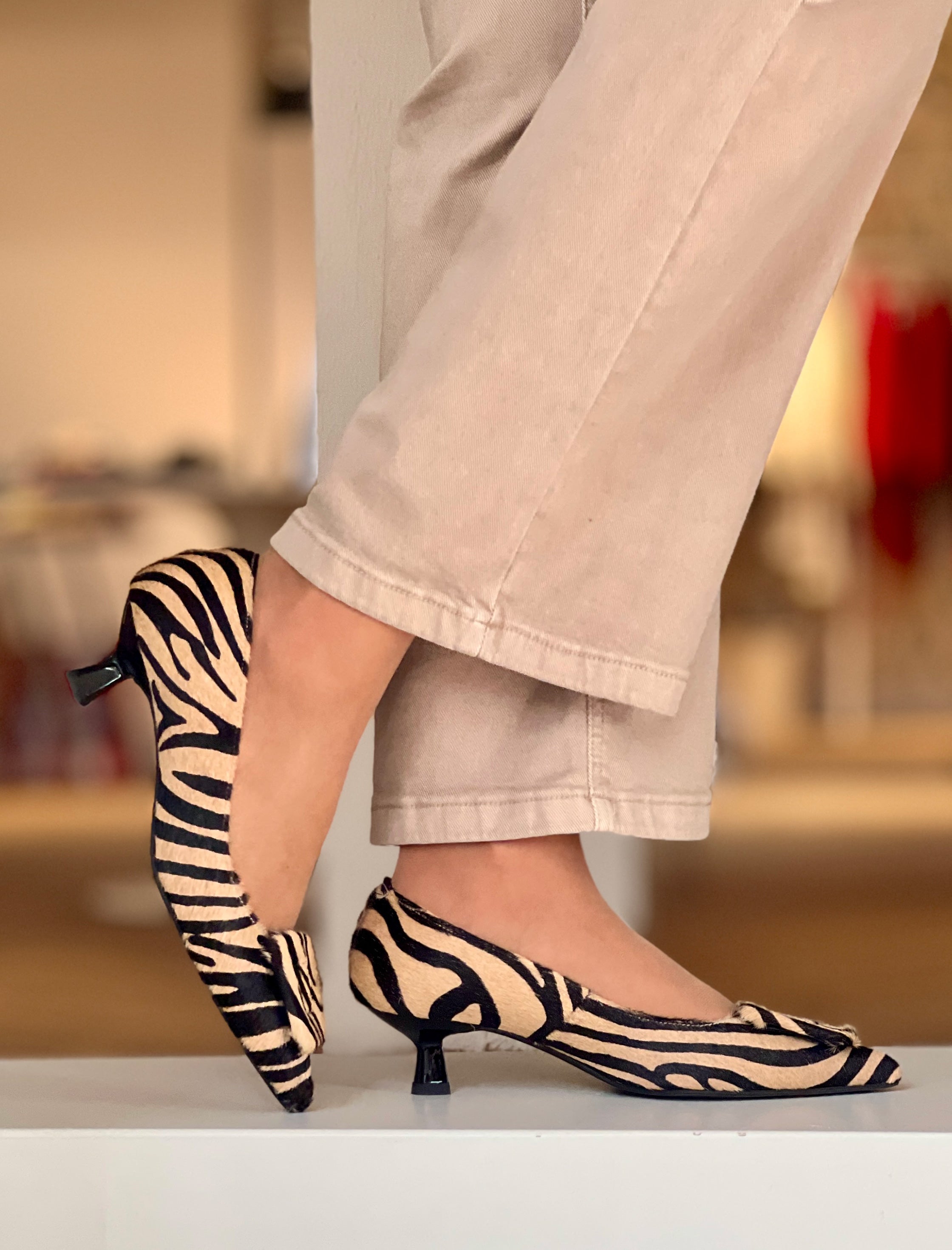 Stiletto chic animal print lines