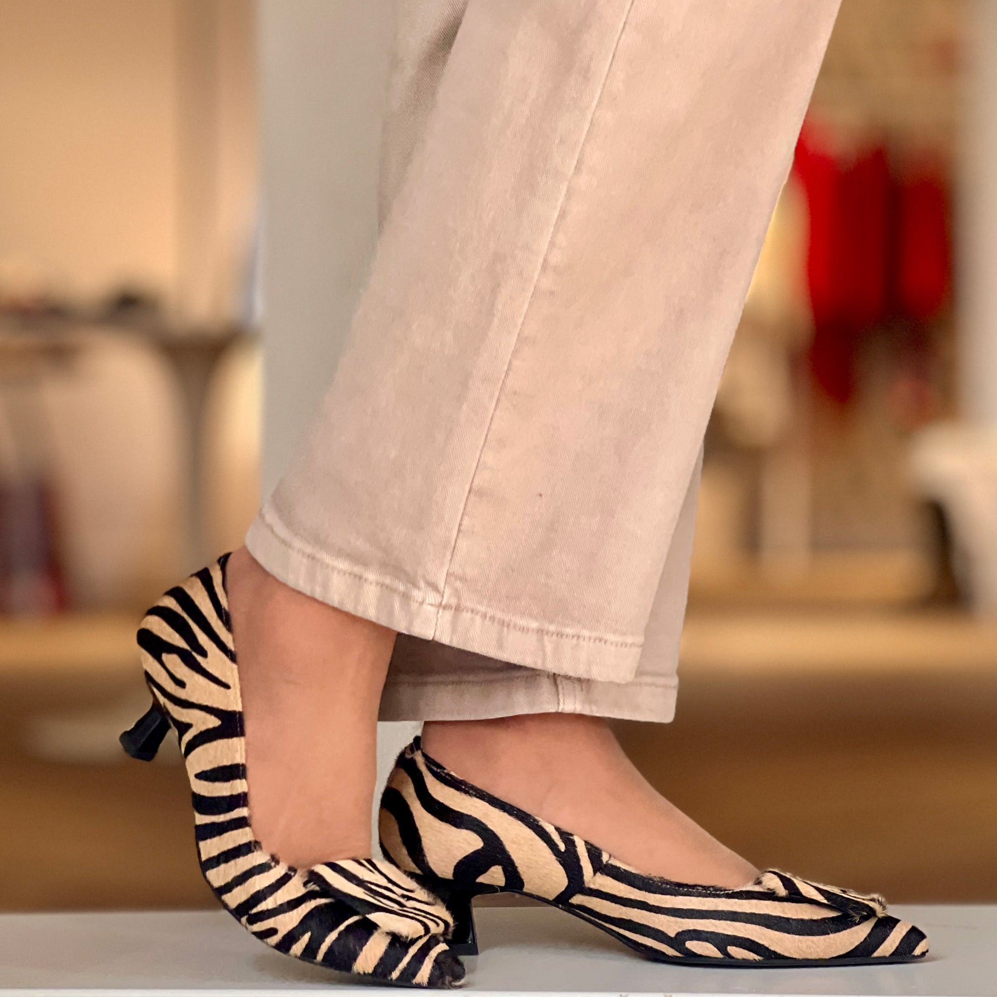 Stiletto chic animal print lines