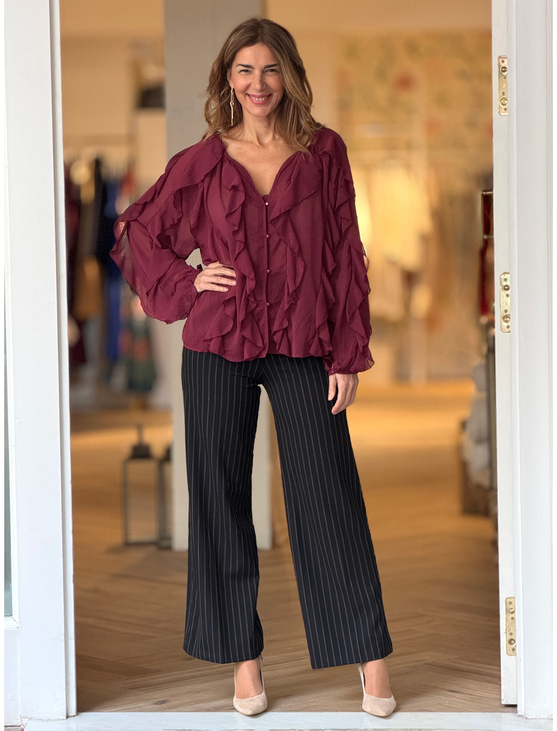 Camisa de volantes burdeos