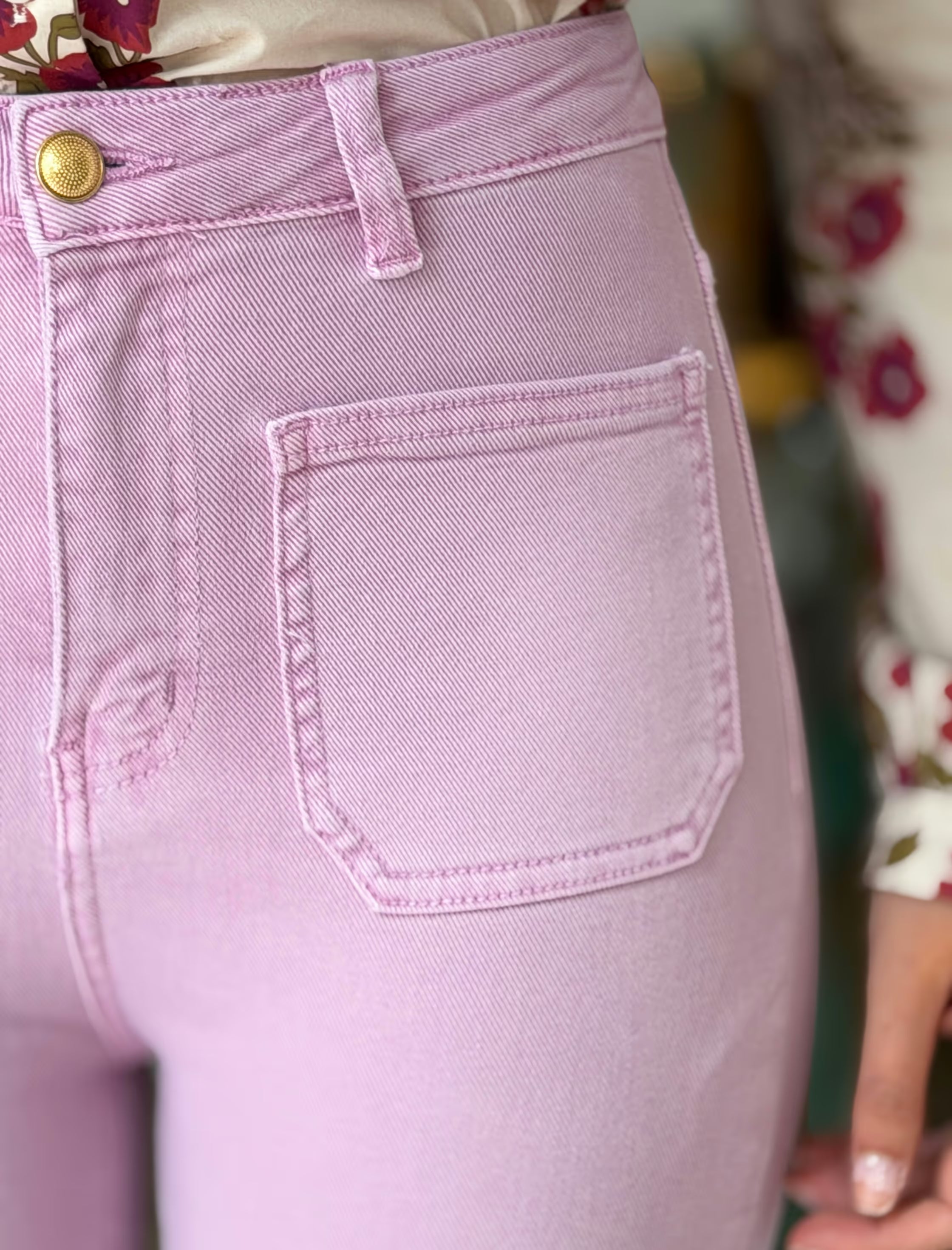 Pantalón vaquero de bolsillos rosa