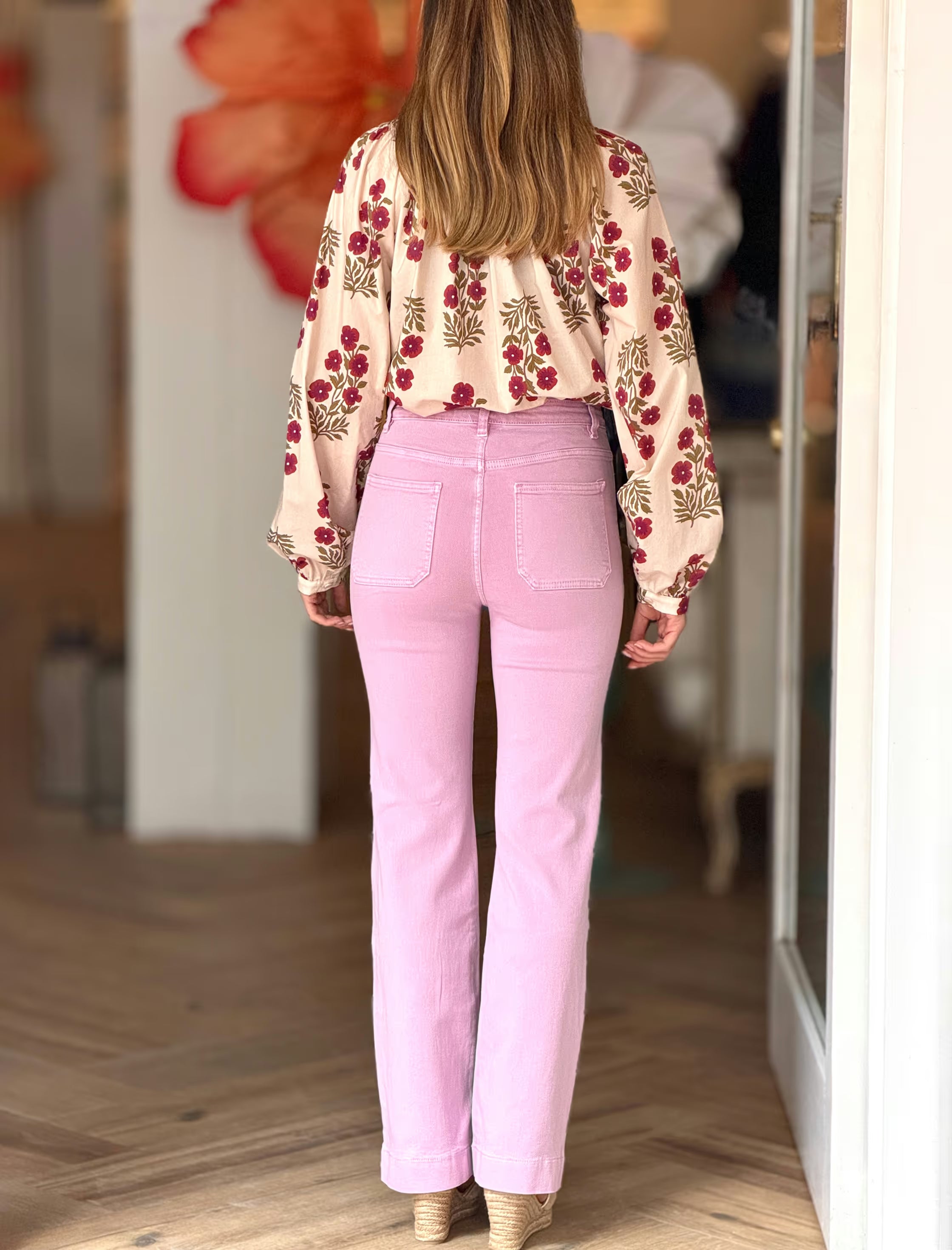 Pantalón vaquero de bolsillos rosa