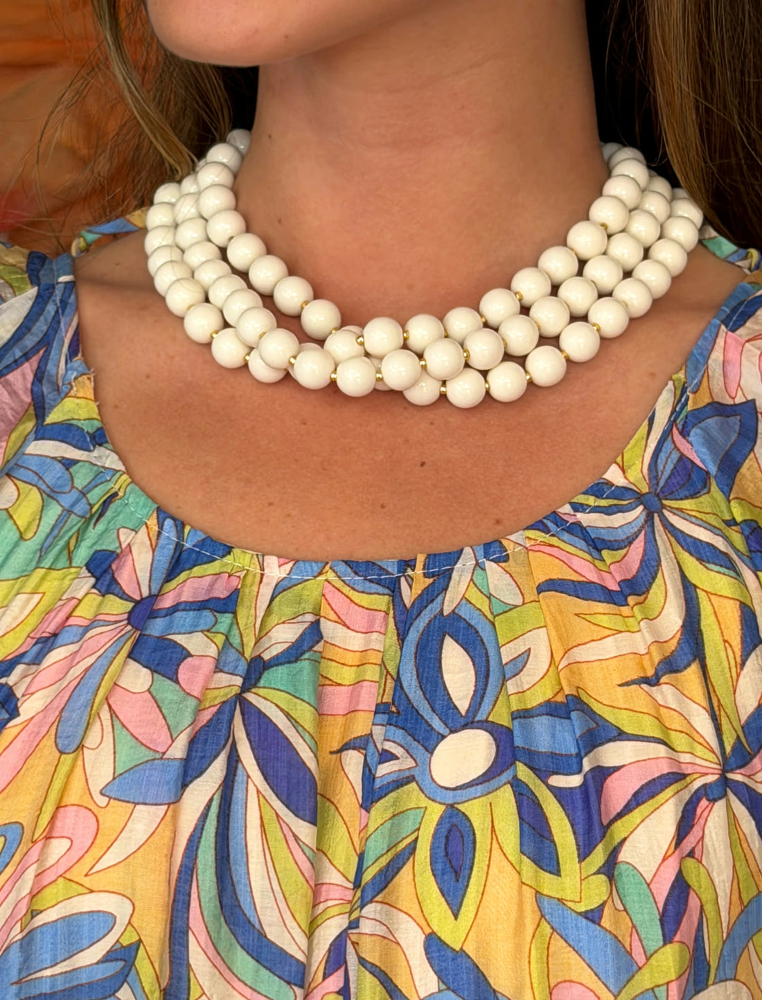 Collar bolas claro