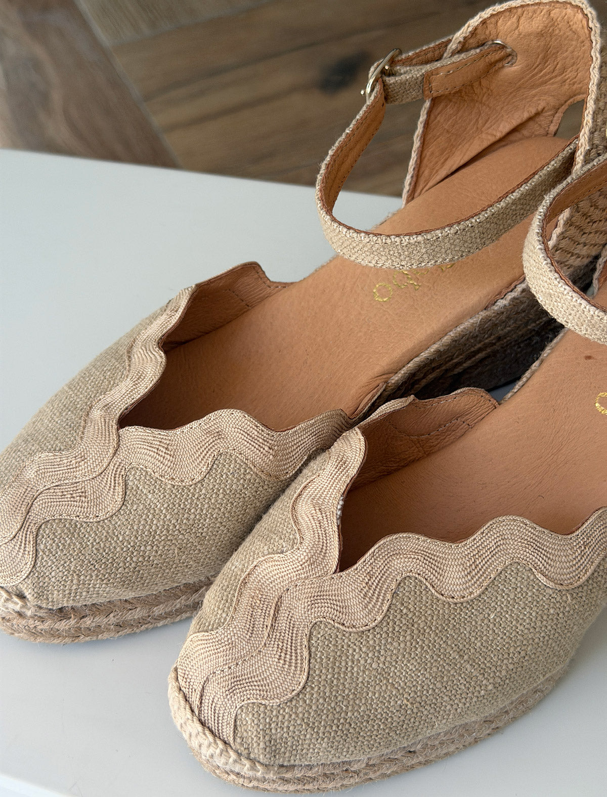 Alpargata de cuña natural blonda chic