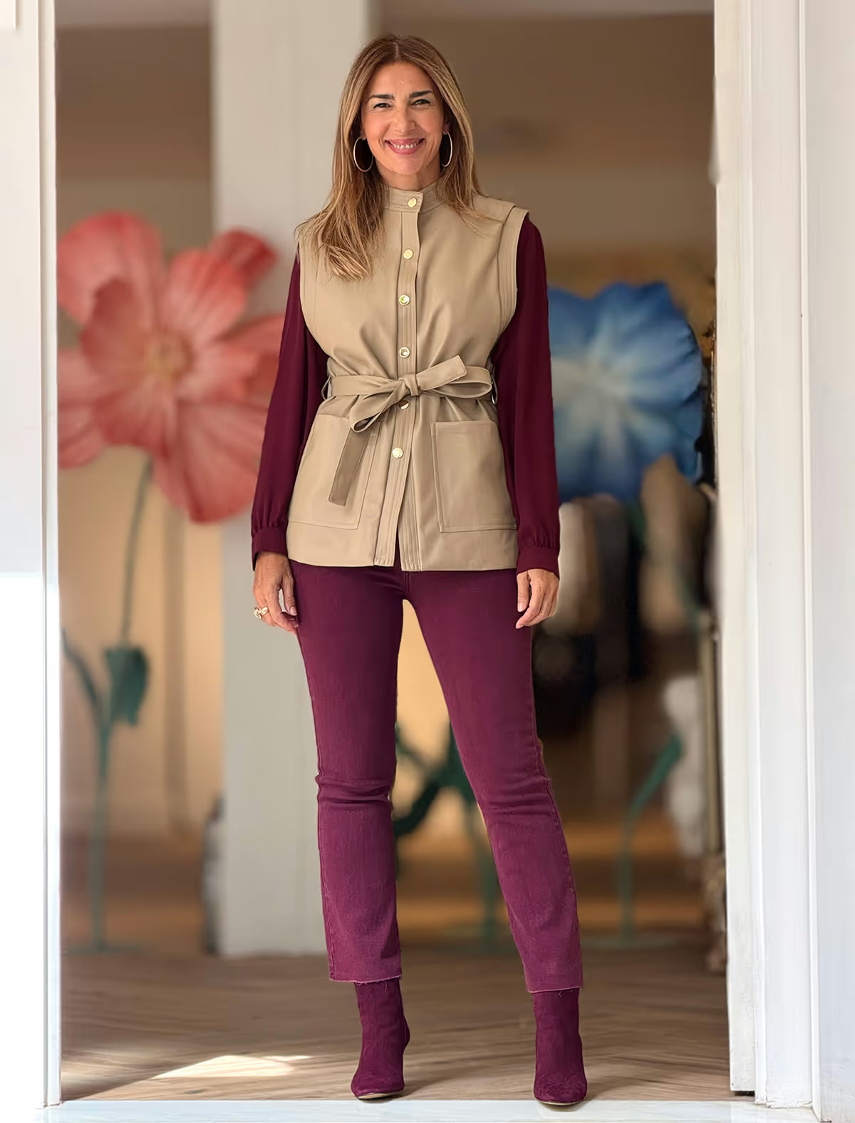 Chaqueta sin mangas muy chic beige