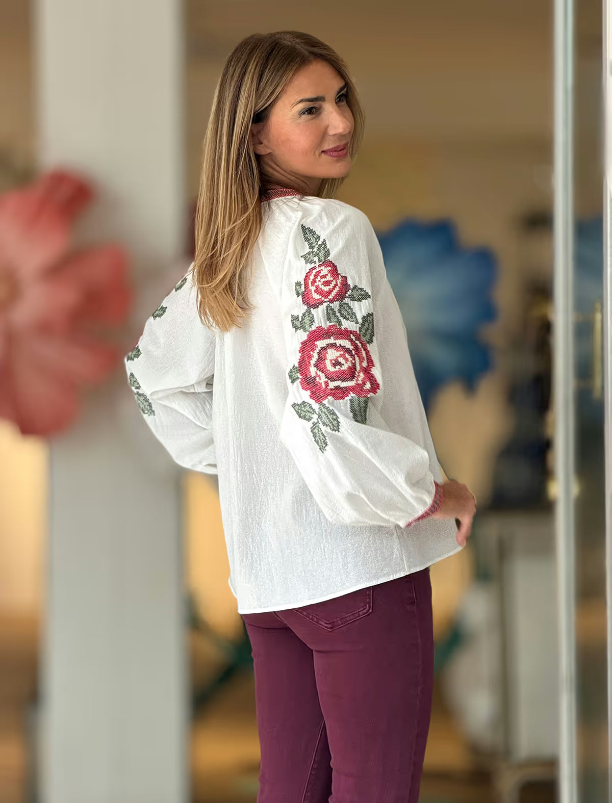 Camisa bordada flores petit point