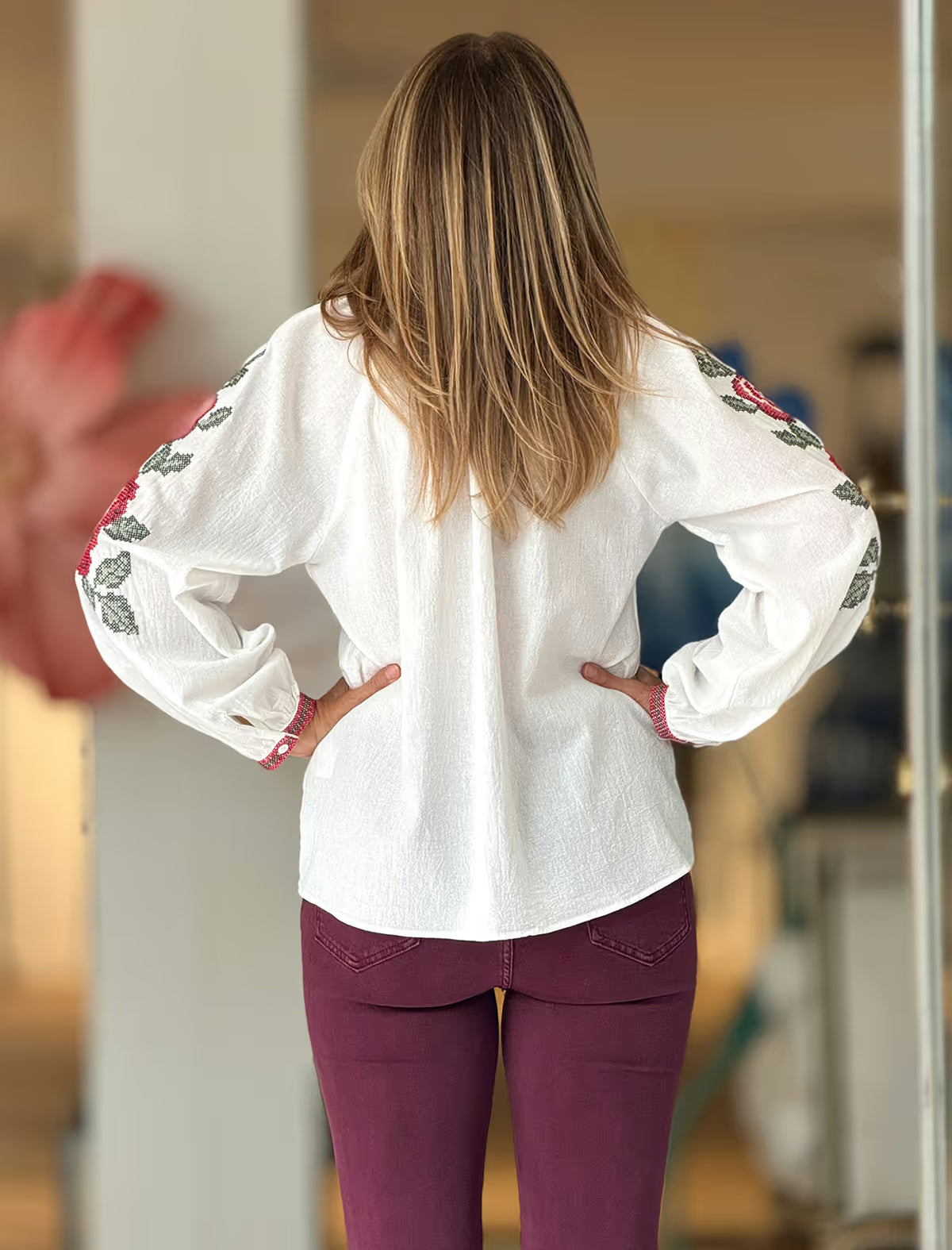Camisa bordada flores petit point