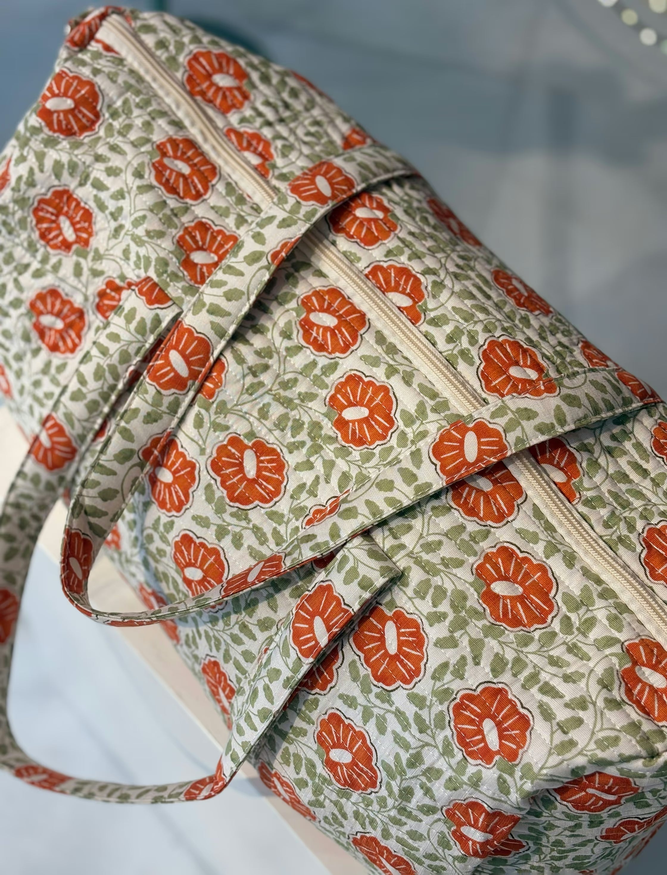 Bolsa de viaje estampada flores