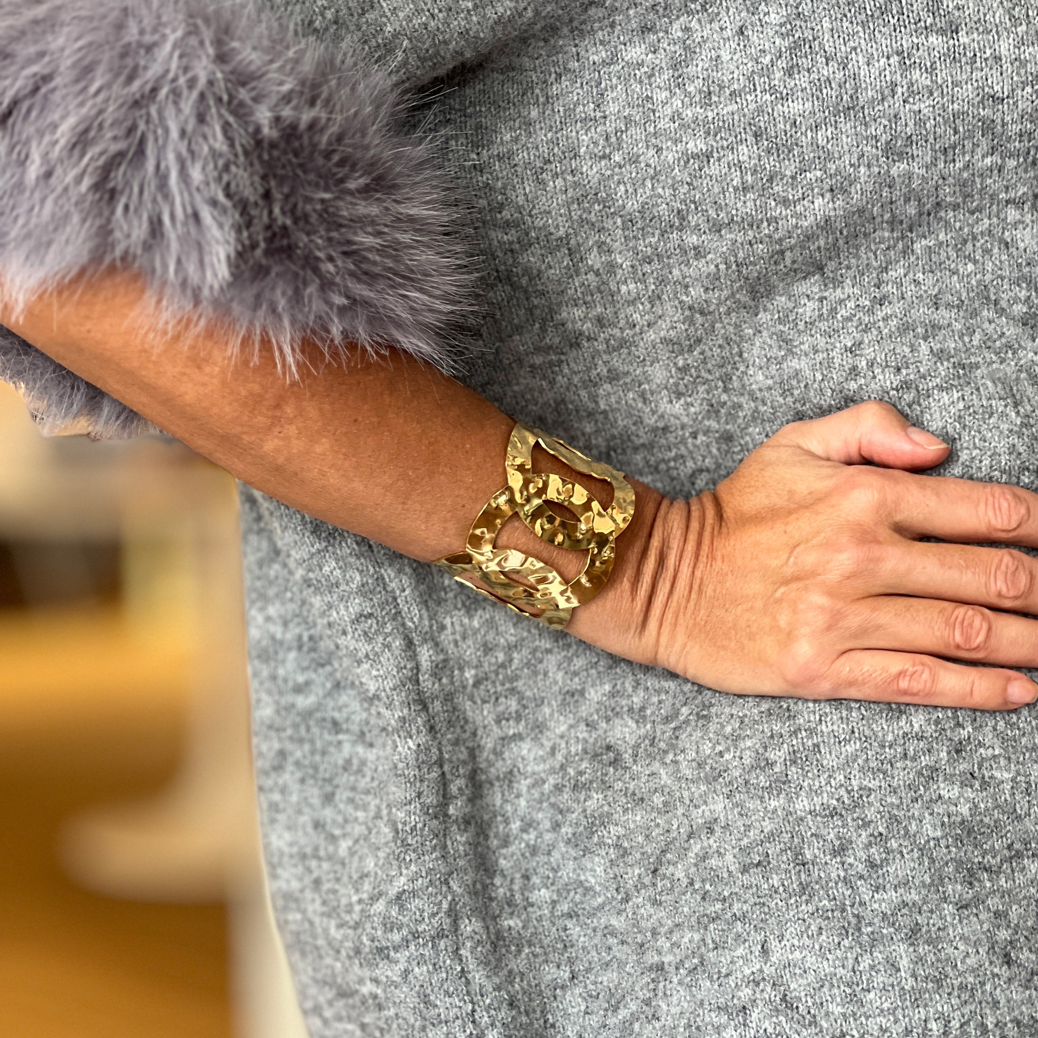 Brazalete trenzado dorado