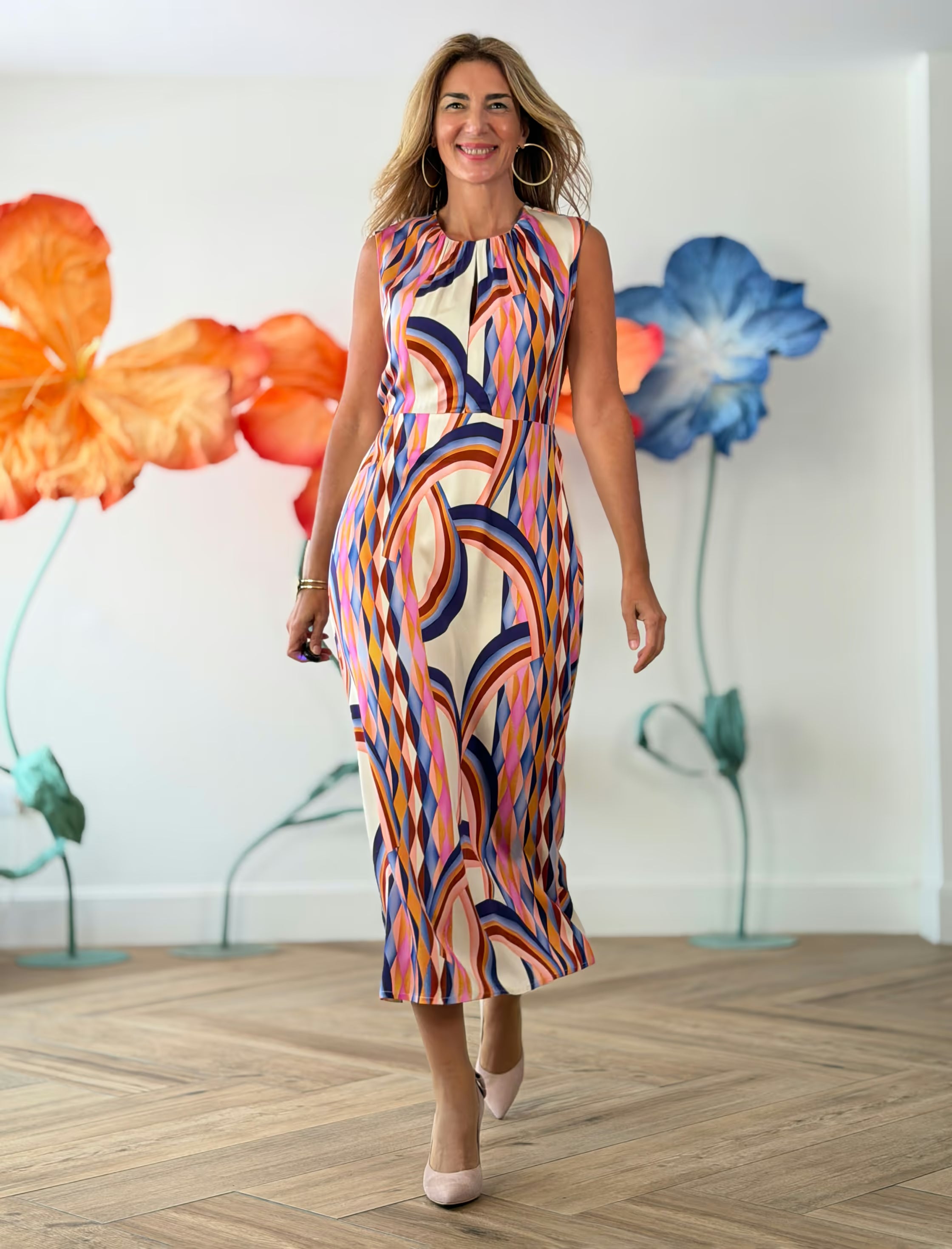 Vestido estampado midi alegre