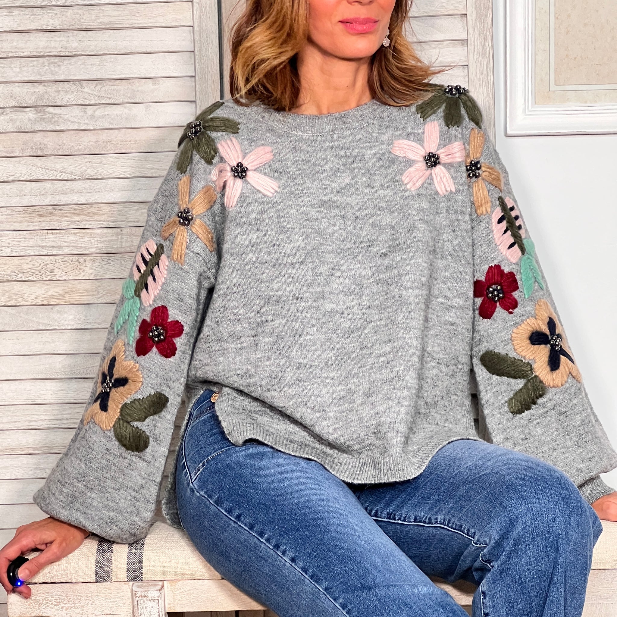 BEAUTIFUL GRAY EMBROIDERED SWEATER