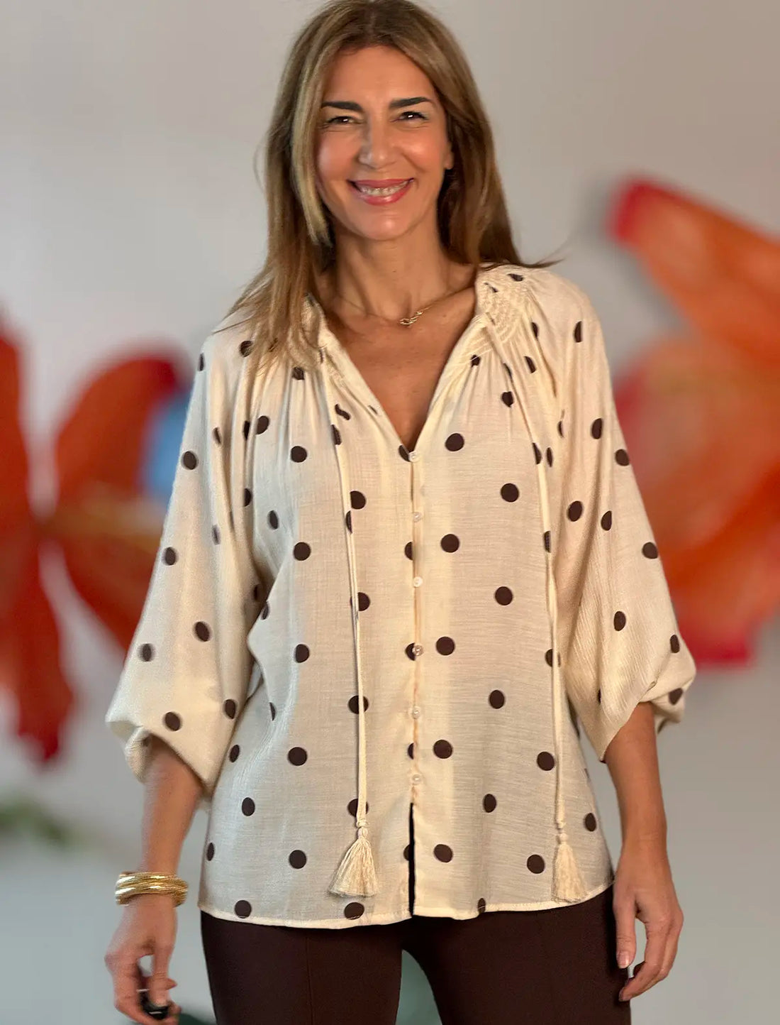 Camisa beige de lunares fluida